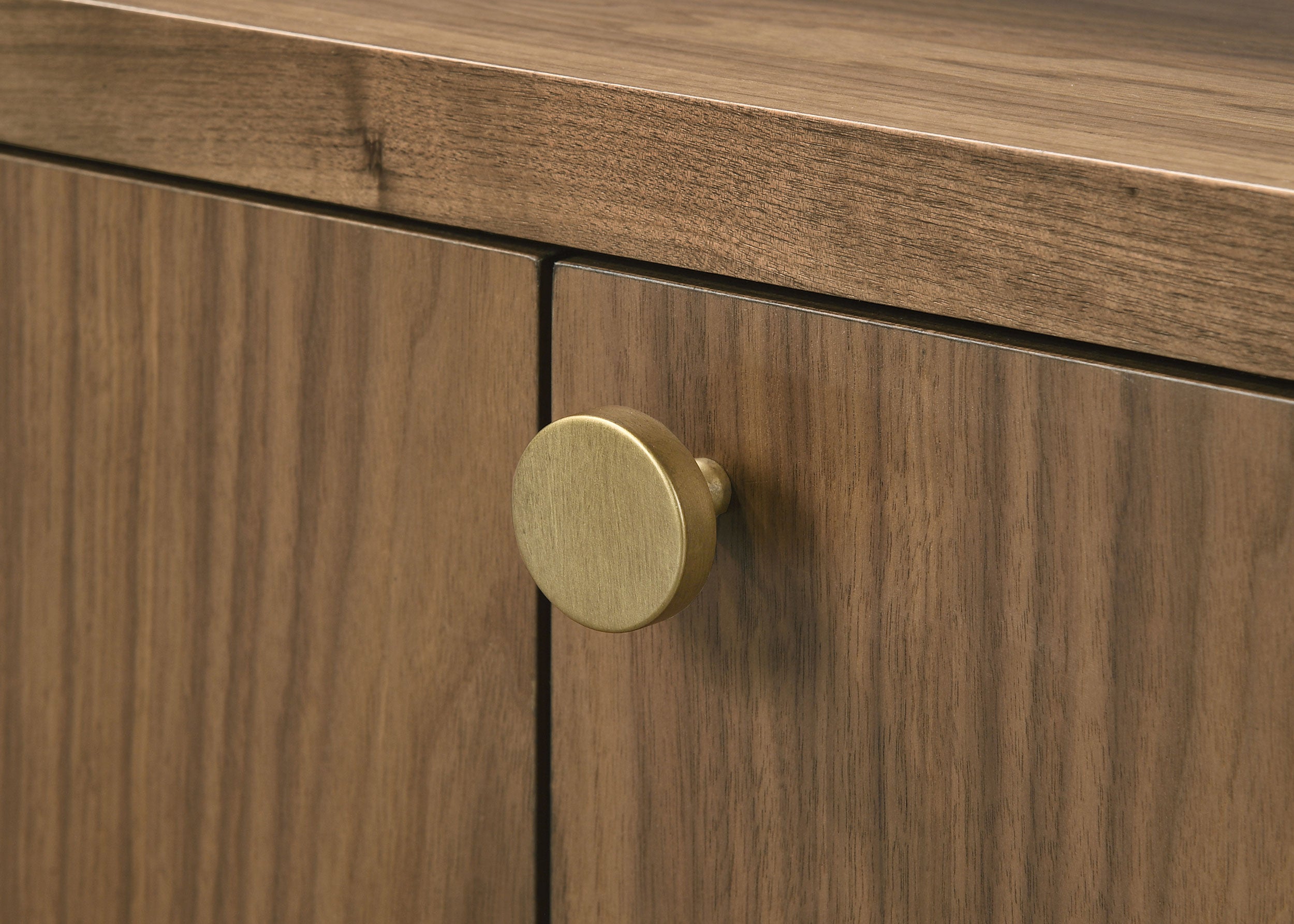 Crestmore Sideboard - Luxury Home Furniture (MI)