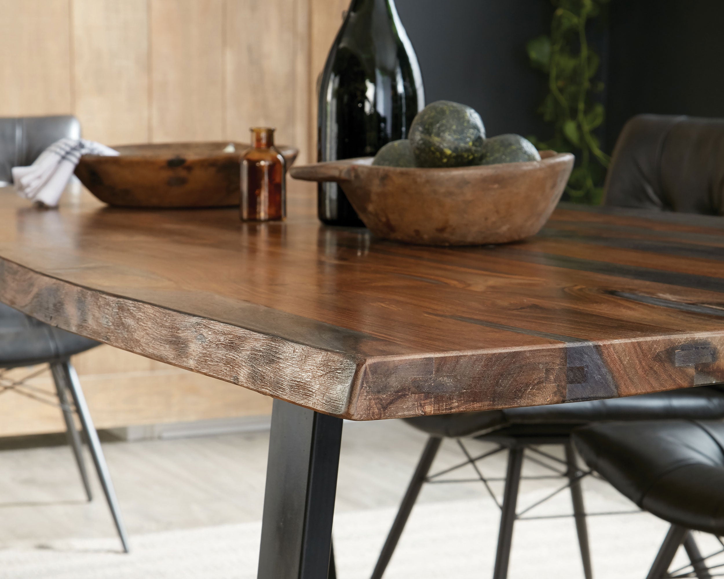 Ditman Dining Table - Luxury Home Furniture (MI)