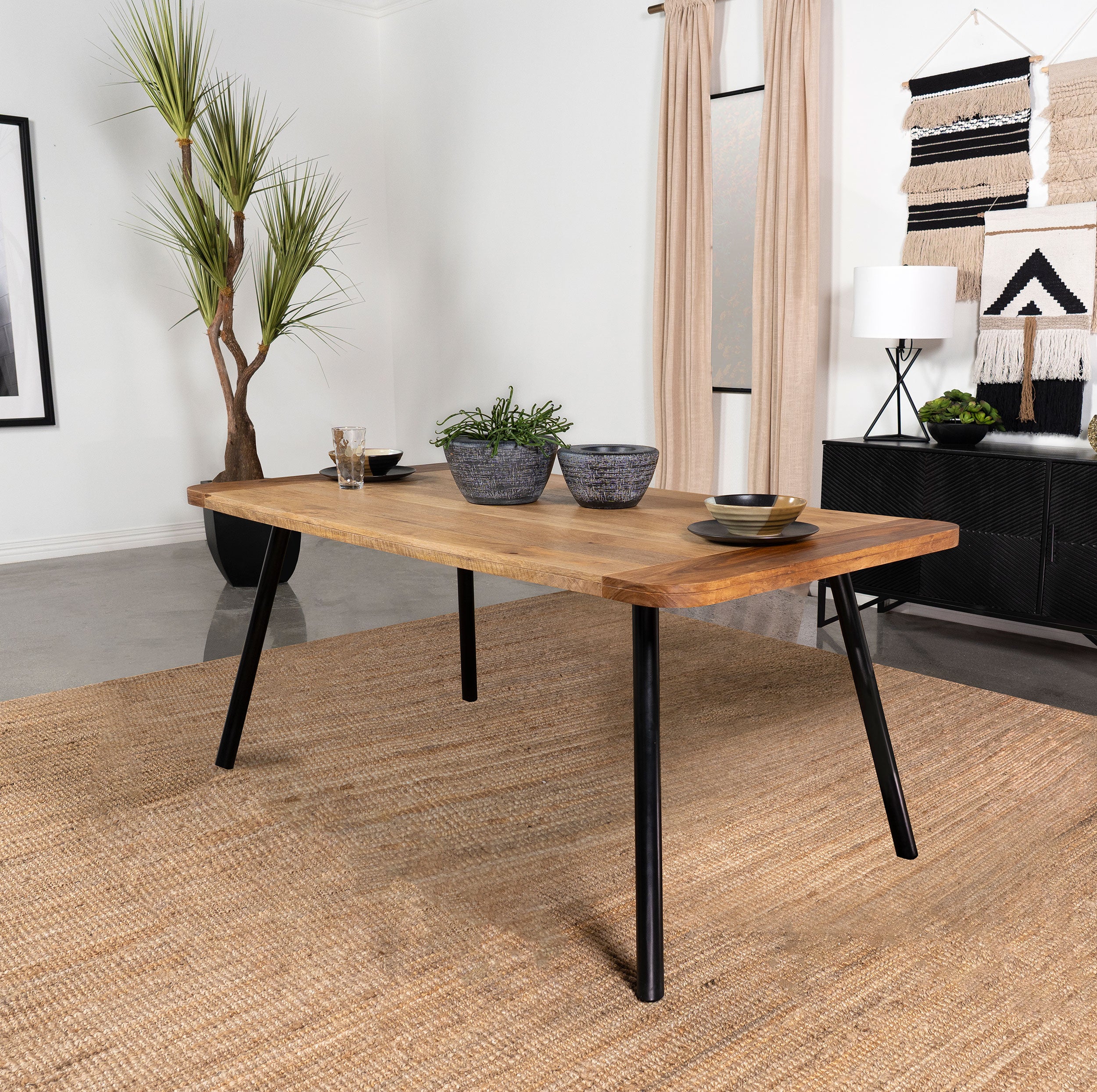Maverick Dining Table - Luxury Home Furniture (MI)