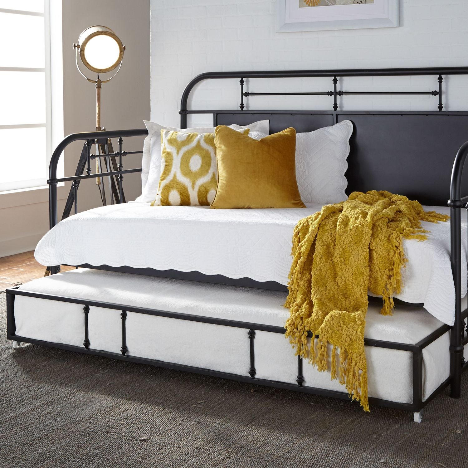 Vintage Series Twin Metal Trundle in Black image