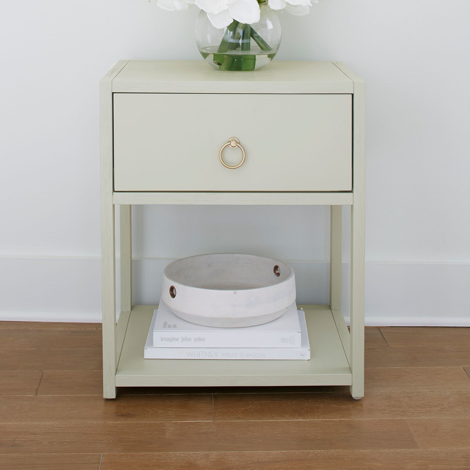 East End 1 Shelf Accent Table image