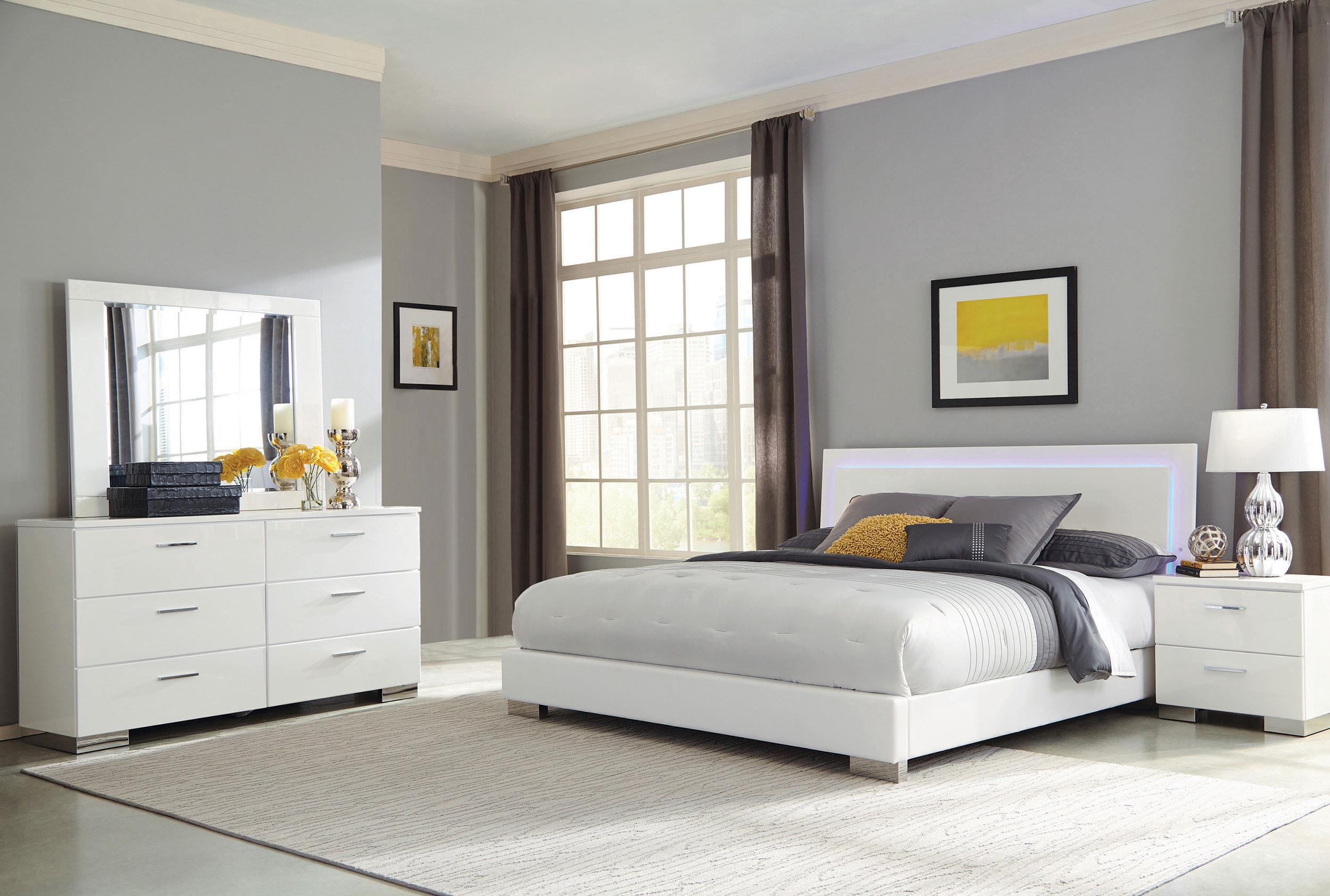Felicity 4-piece Eastern King Bedroom Set with LED Headboard Glossy White - Luxury Home Furniture (MI)