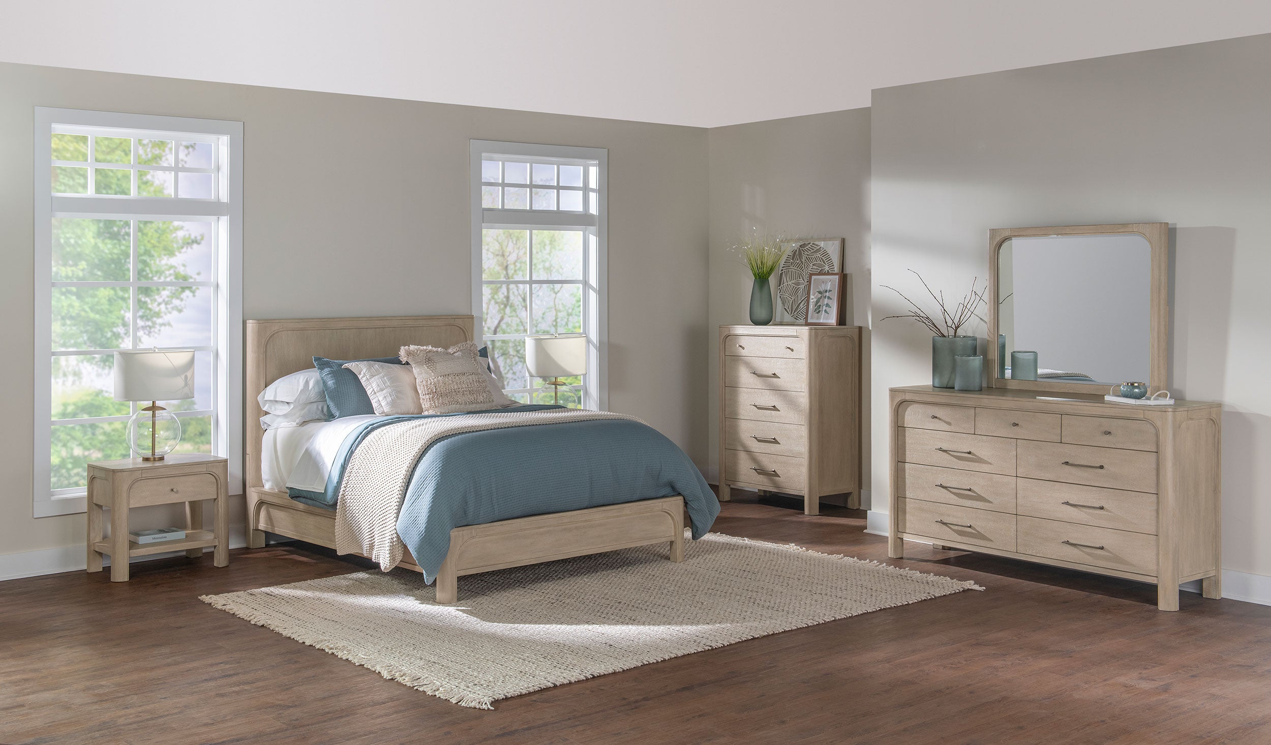Solano Panel Platform Bed - Luxury Home Furniture (MI)