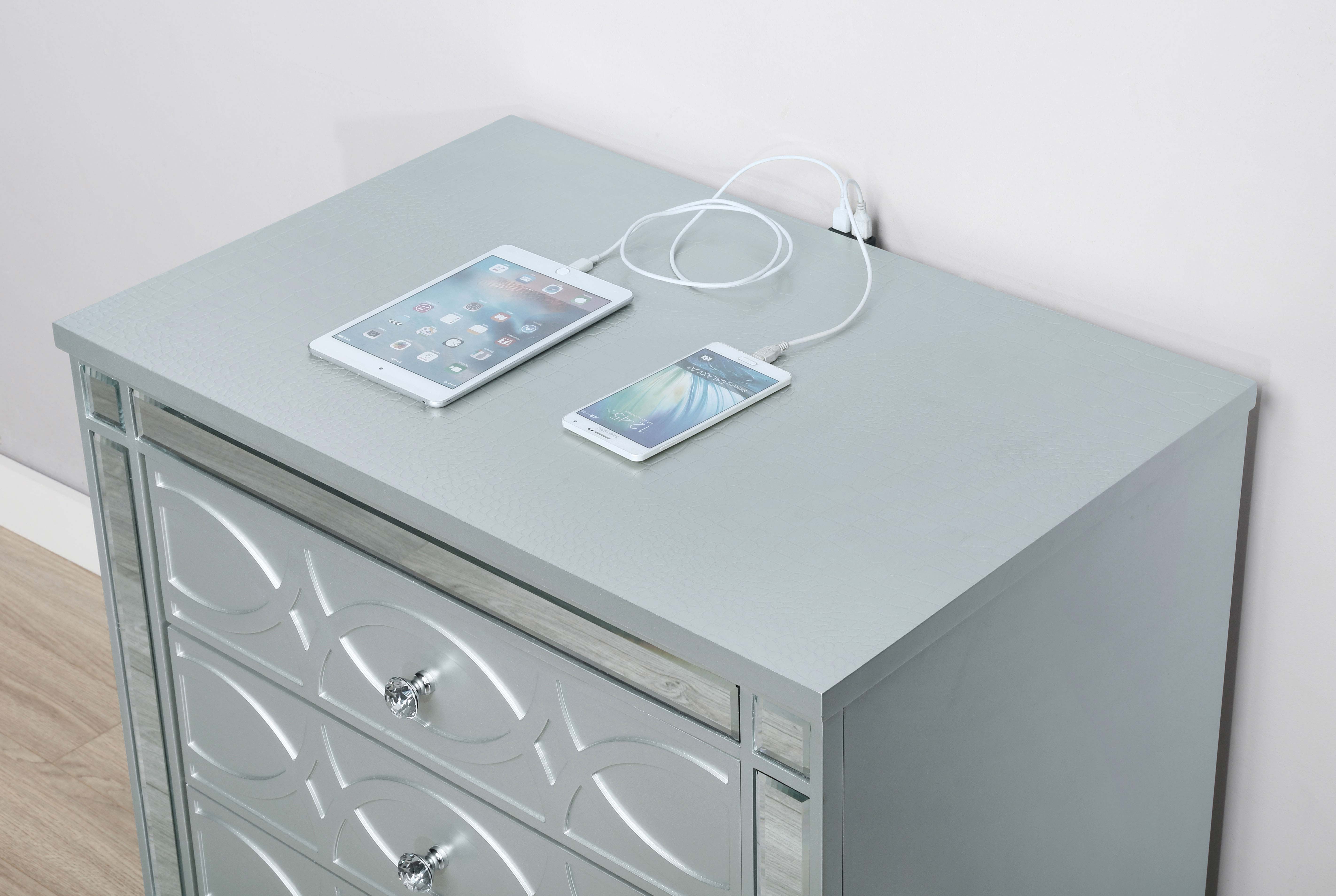 Gunnison Nightstand - Luxury Home Furniture (MI)