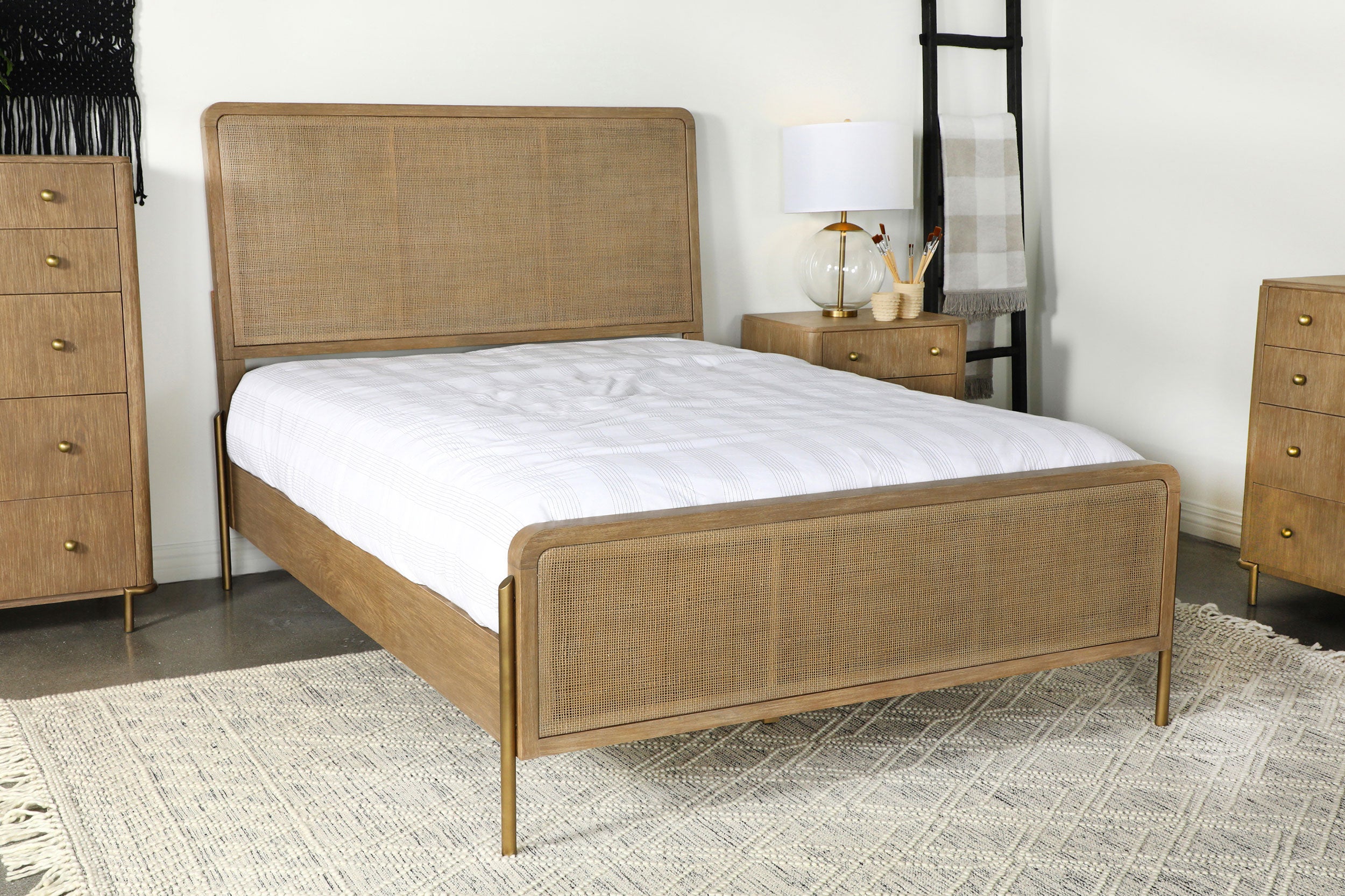 Arini Panel Bed - Luxury Home Furniture (MI)