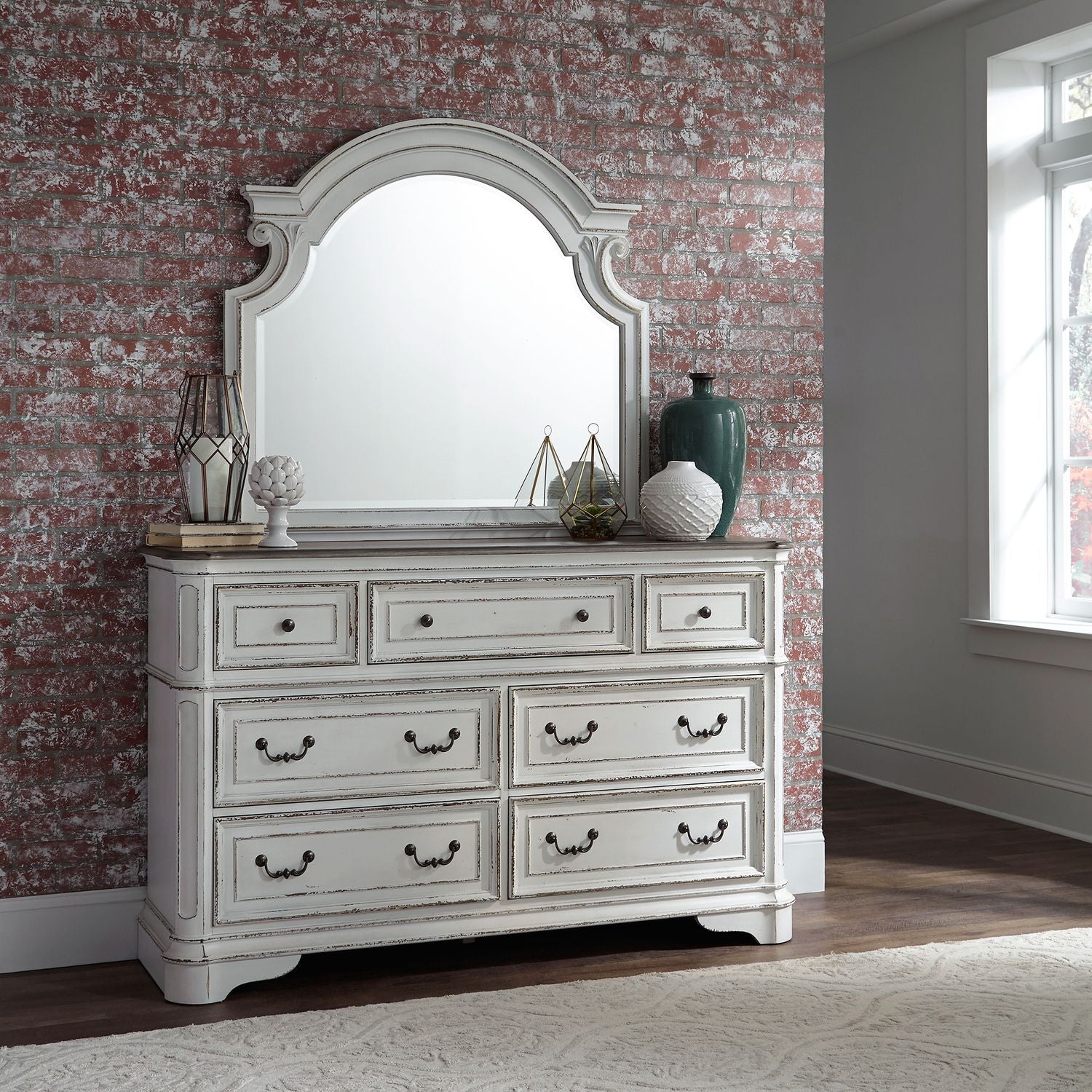 Magnolia Manor Queen Uph Sleigh Bed, Dresser & Mirror, Chest, Night Stand