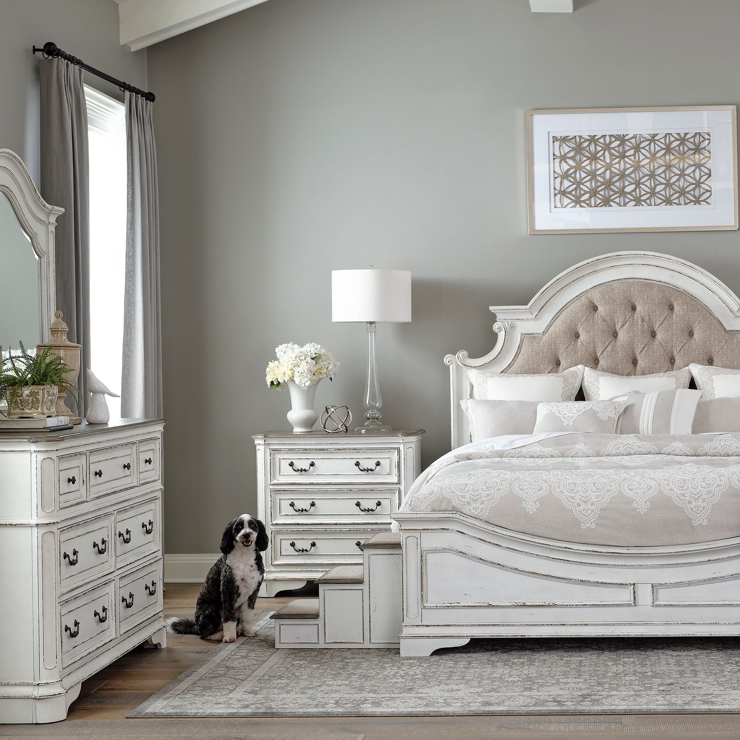 Magnolia Manor Pet Steps in Antique White - Luxury Home Furniture (MI)