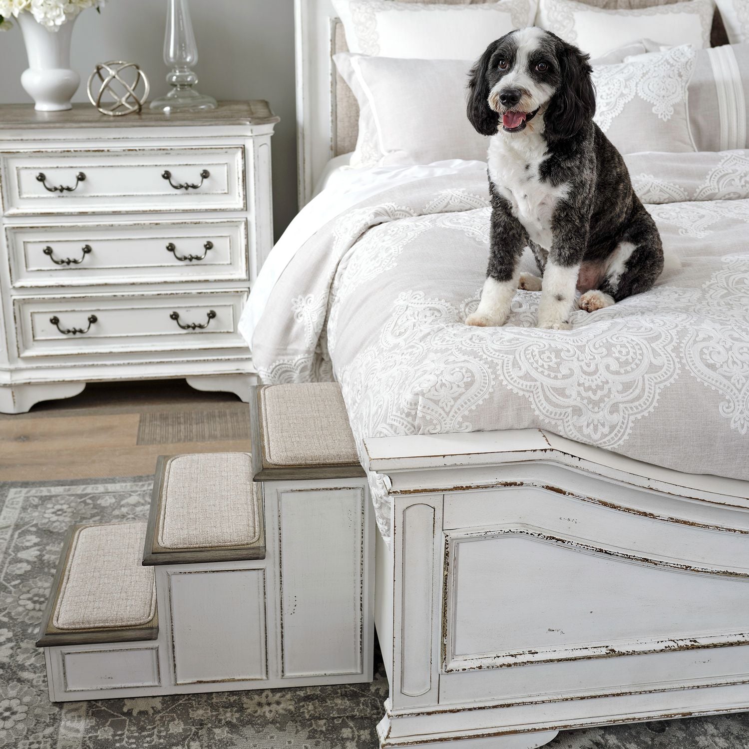 Magnolia Manor Pet Steps in Antique White - Luxury Home Furniture (MI)