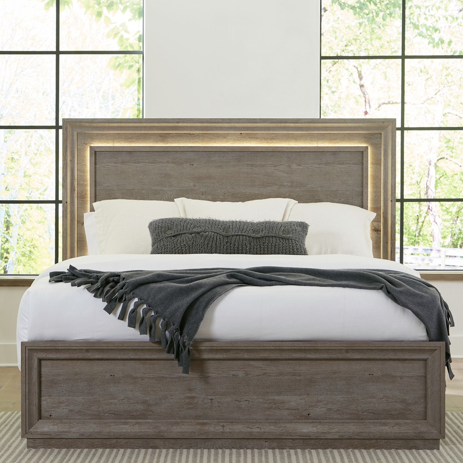 Horizons King Panel Bed image