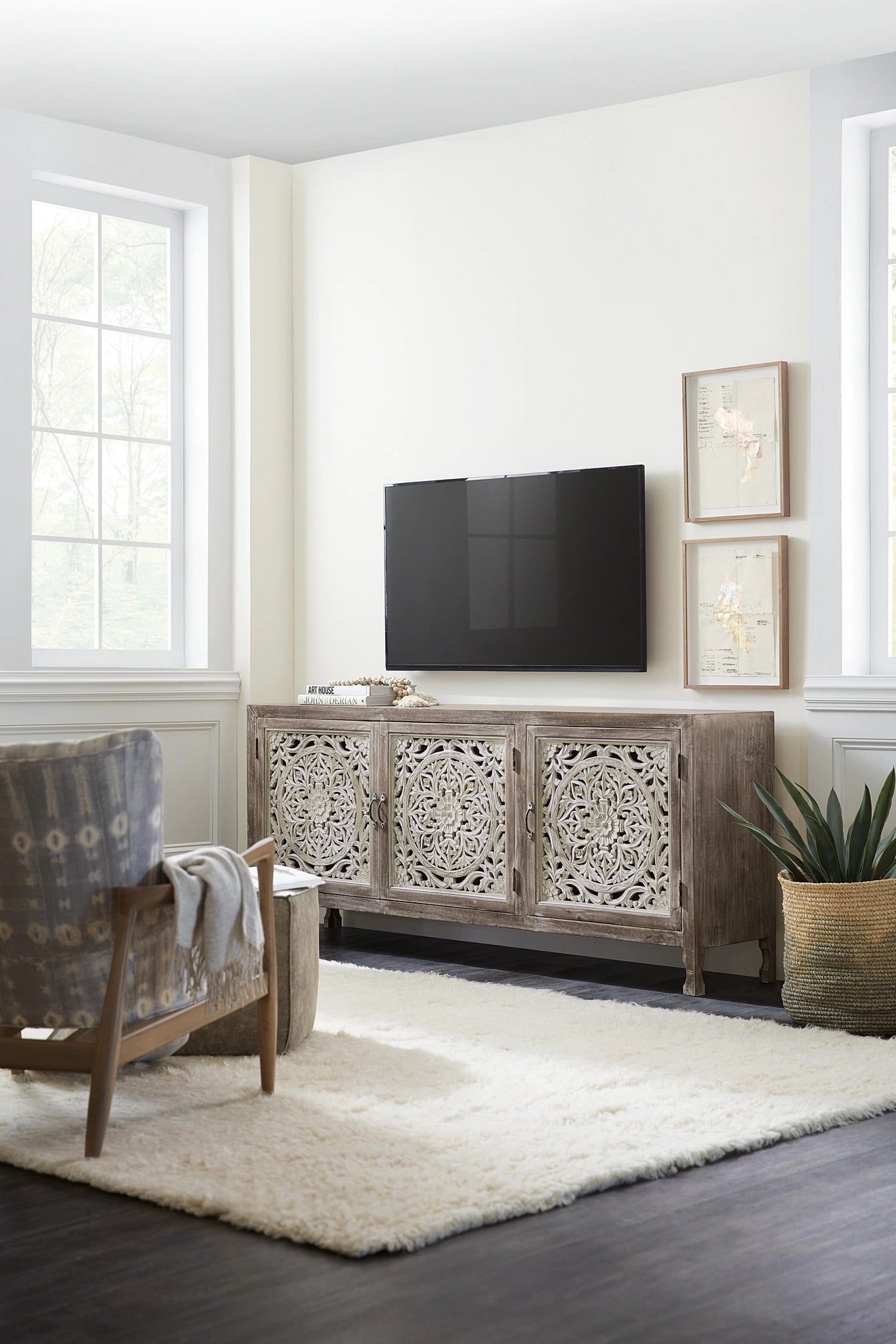 Entertainment Console - 5726-55480-95