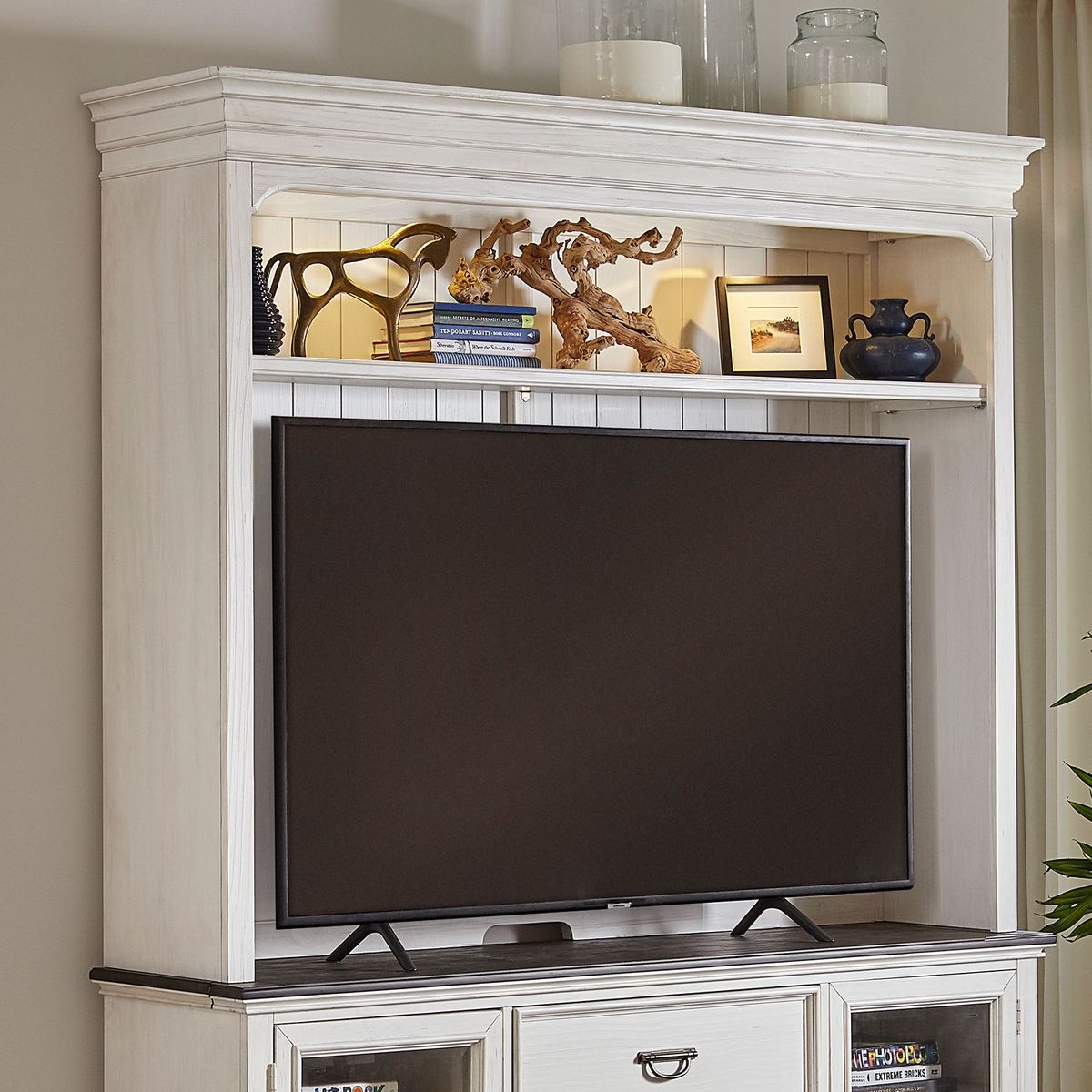 Allyson Park Entertainment Hutch in Wirebrushed White