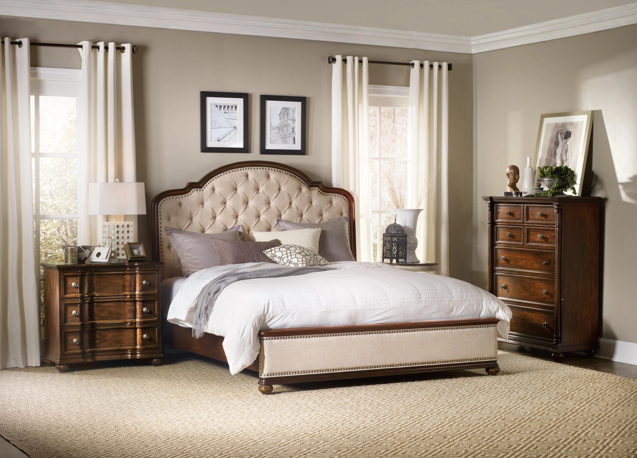 Leesburg King Upholstered Bed with Wood Rails