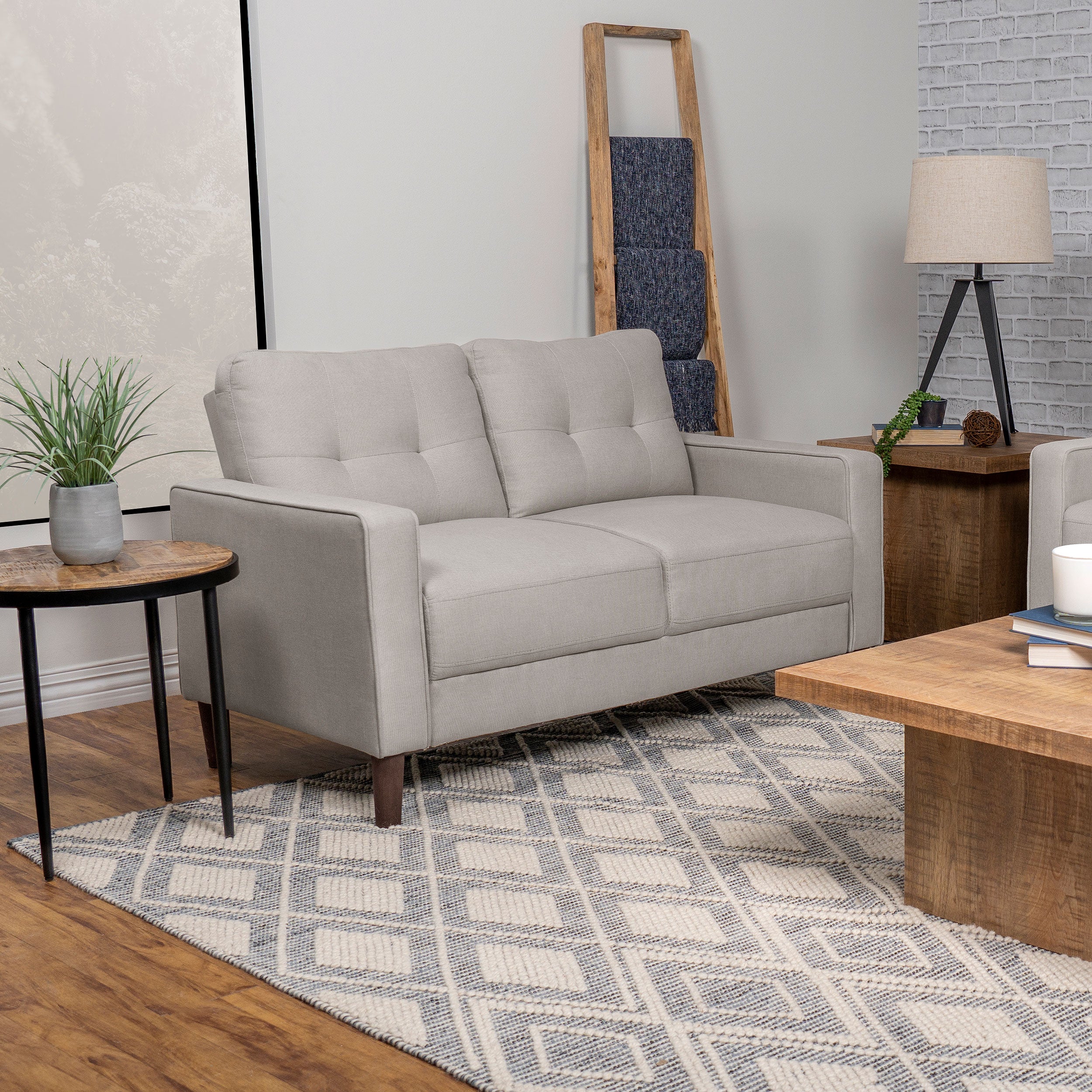 Bowen Loveseat - Luxury Home Furniture (MI)