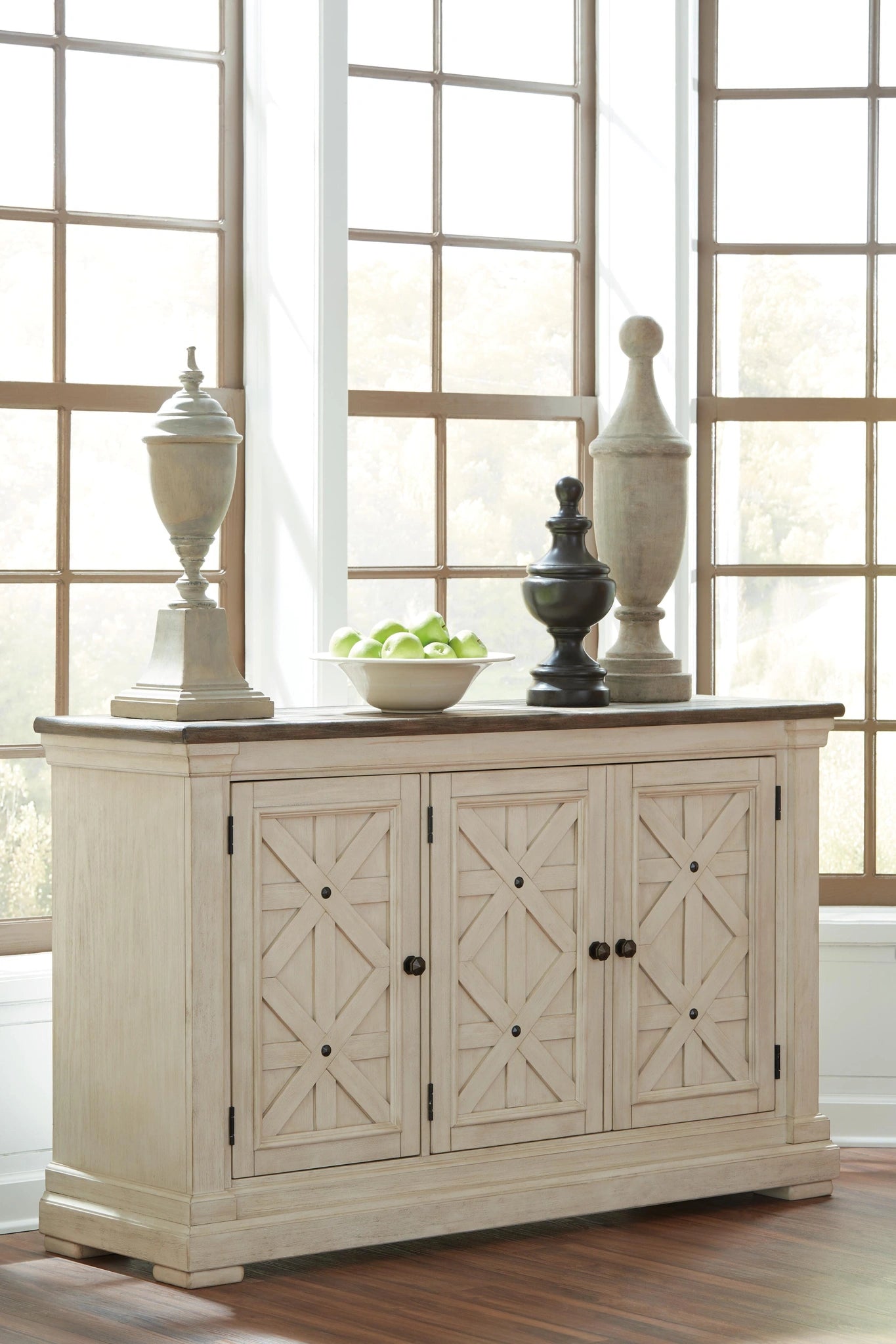 Bolanburg Dining Server