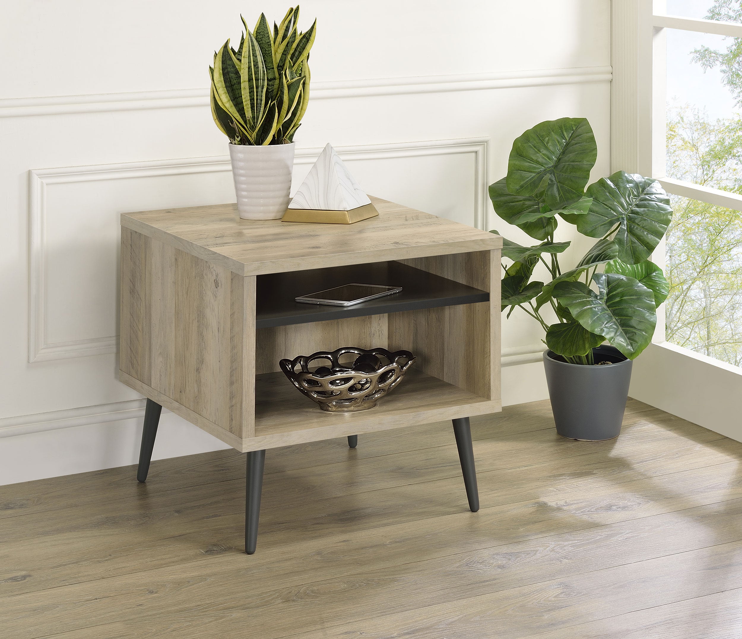 Welsh End Table - Luxury Home Furniture (MI)