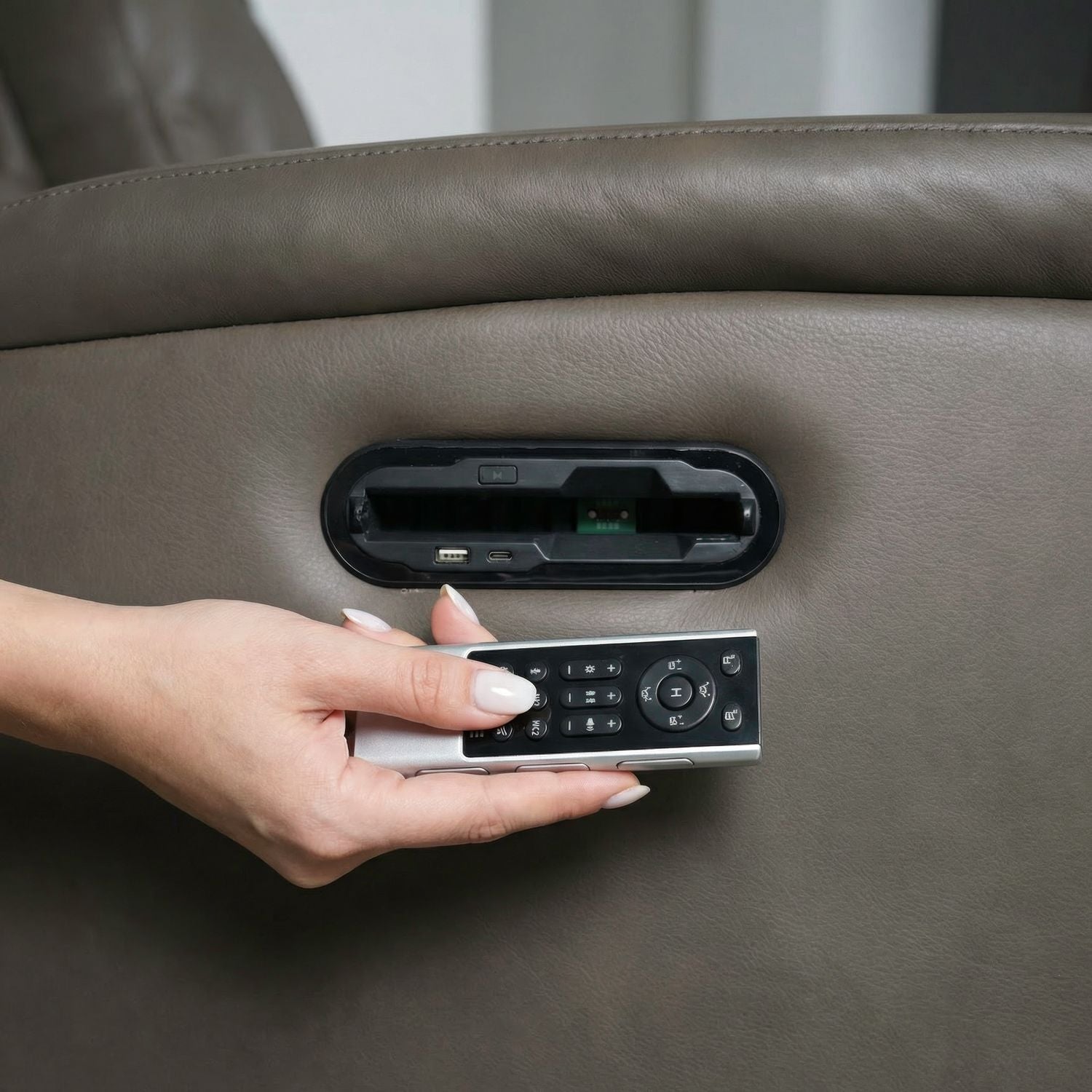 Cyrus Recliner P3 & ZG image