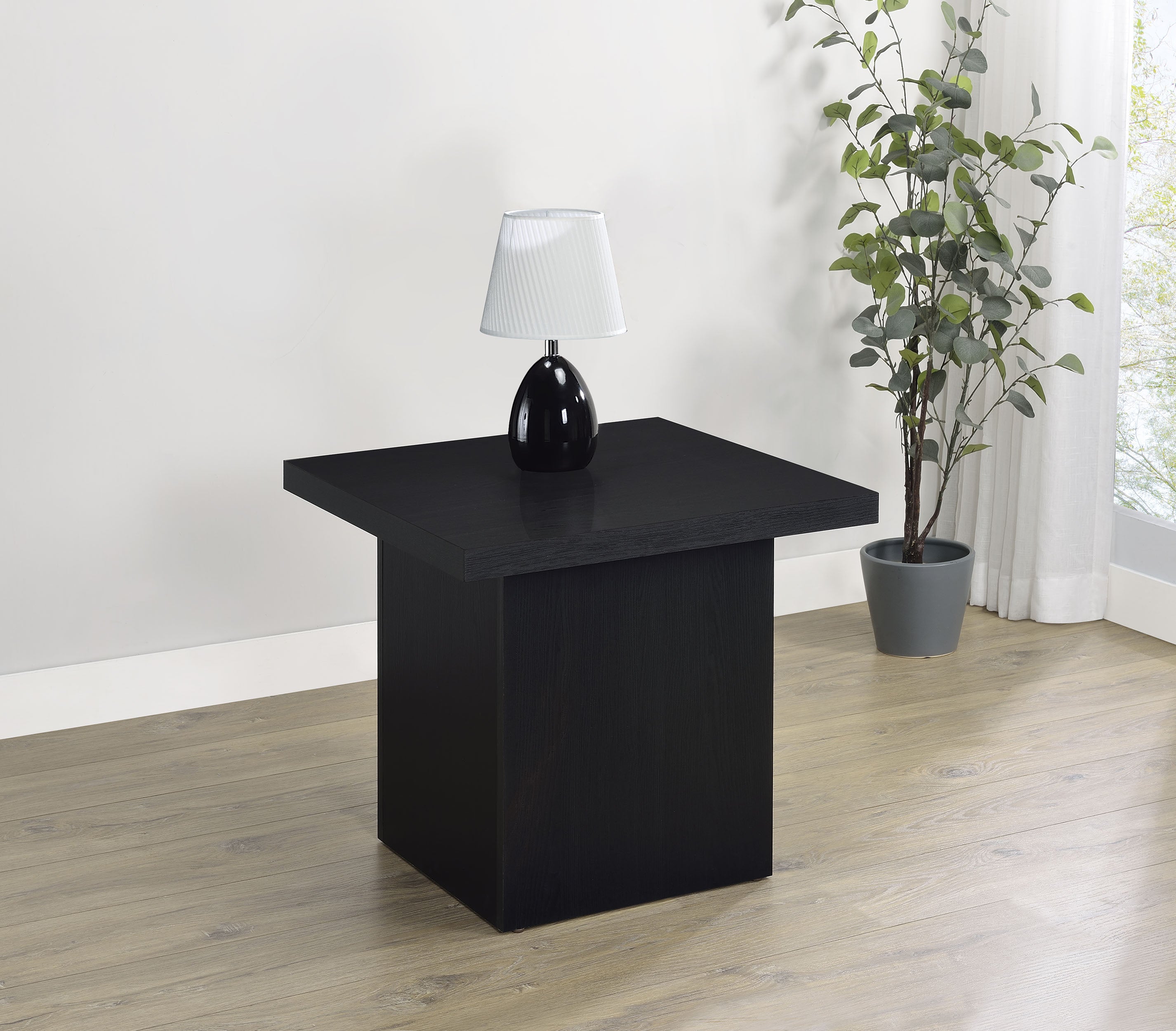 Devar End Table - Luxury Home Furniture (MI)