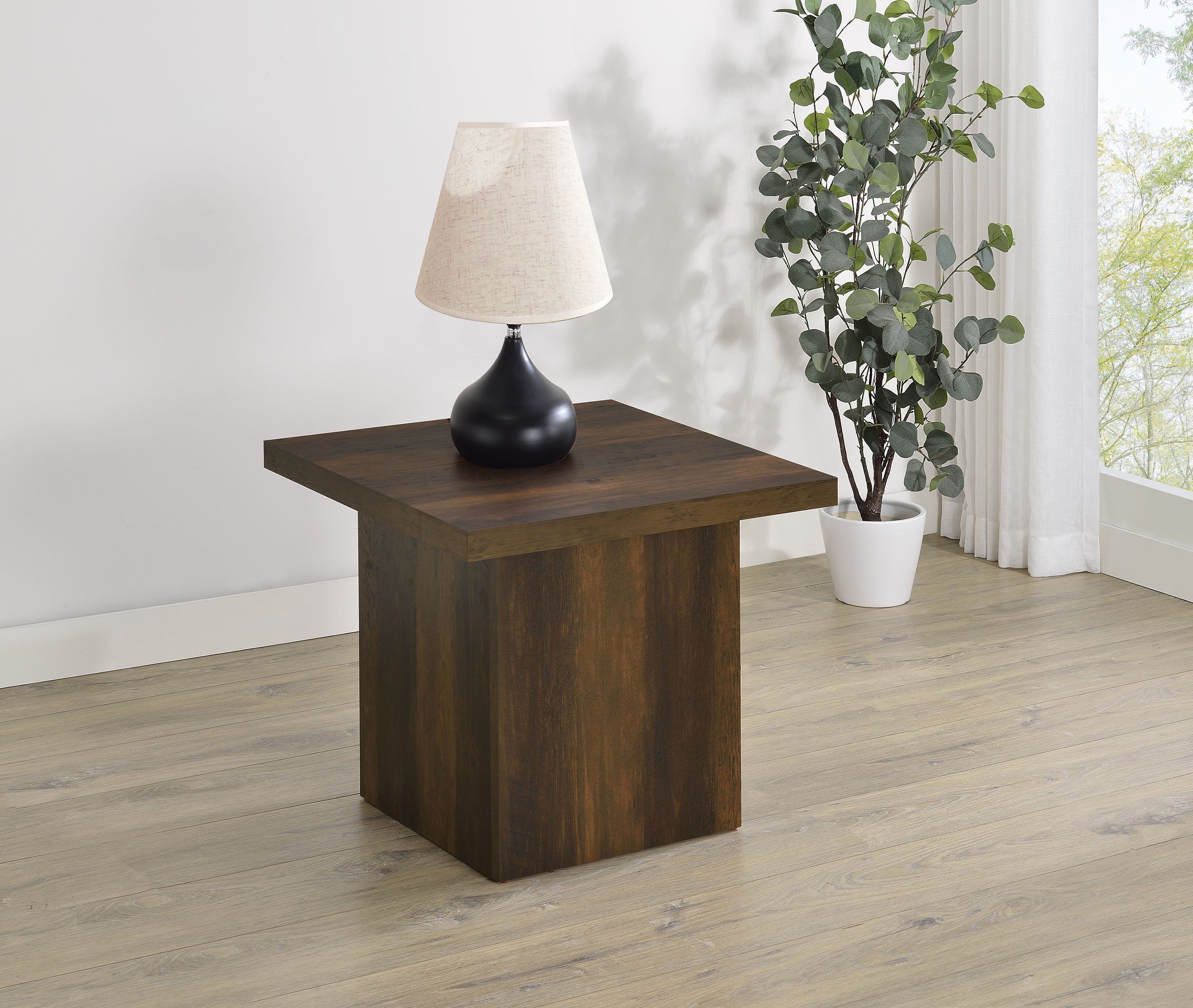 Devar End Table - Luxury Home Furniture (MI)