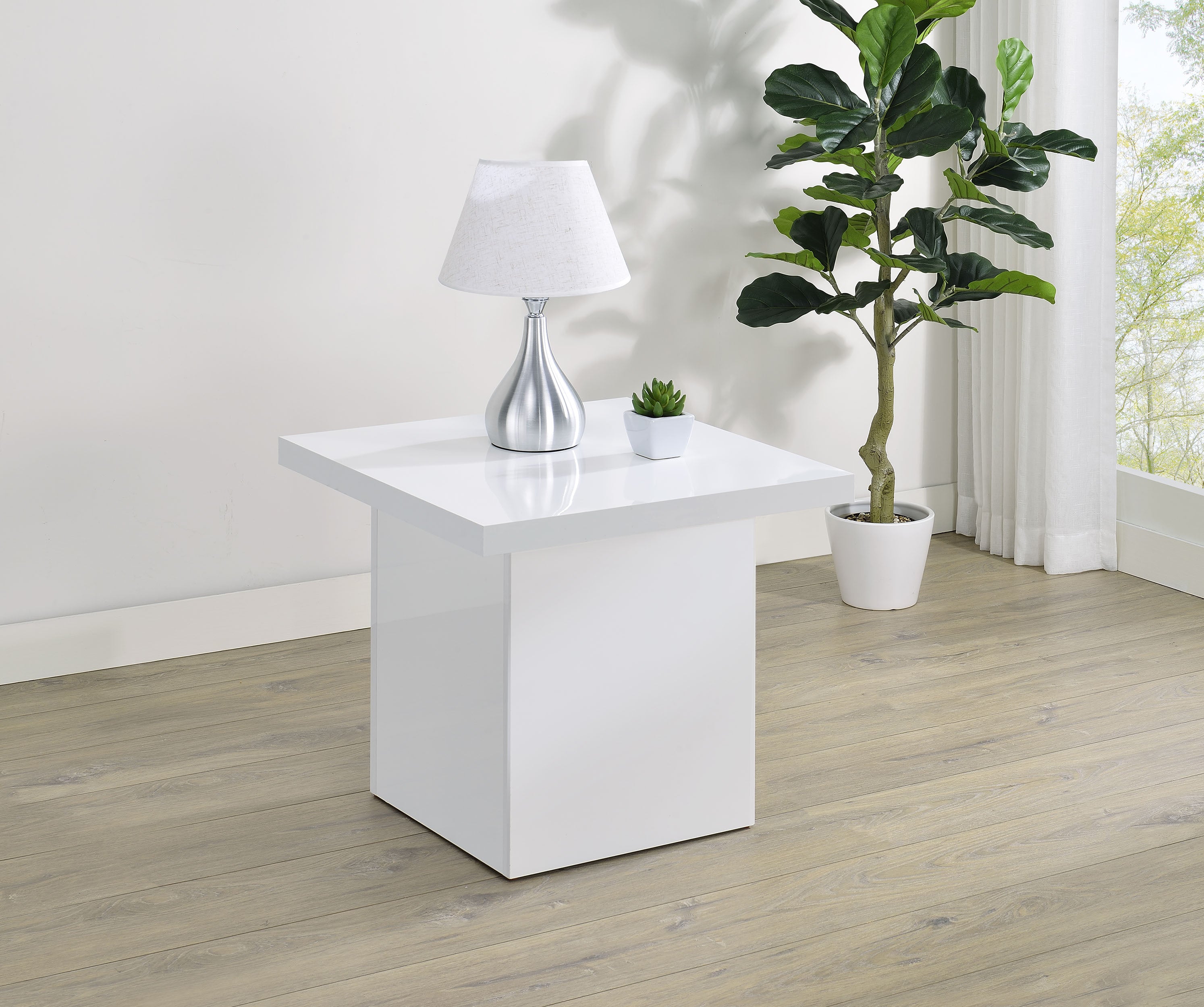 Devar End Table - Luxury Home Furniture (MI)