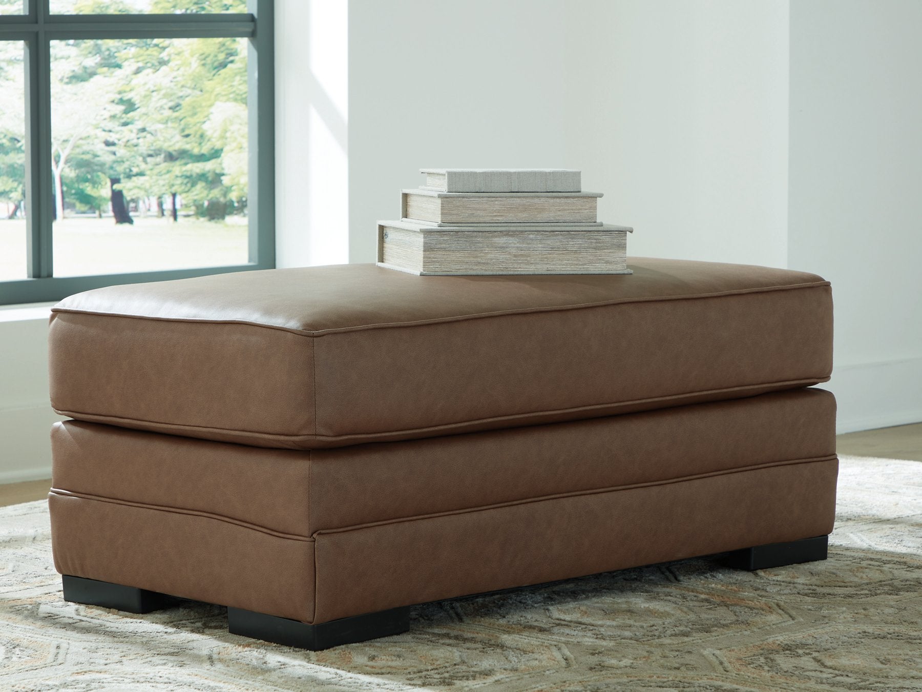 VillaCourt Ottoman - Luxury Home Furniture (MI)