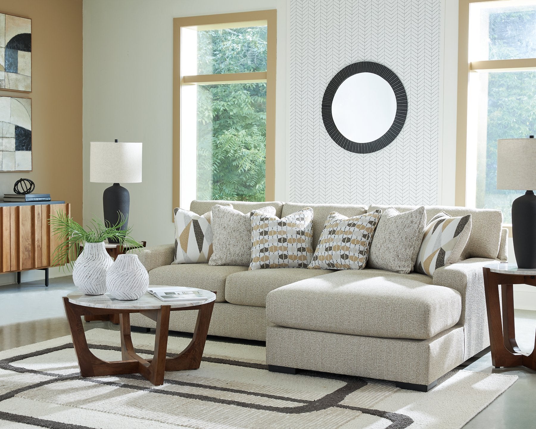 Laurelgrove Sectional Sofa Chaise - Luxury Home Furniture (MI)