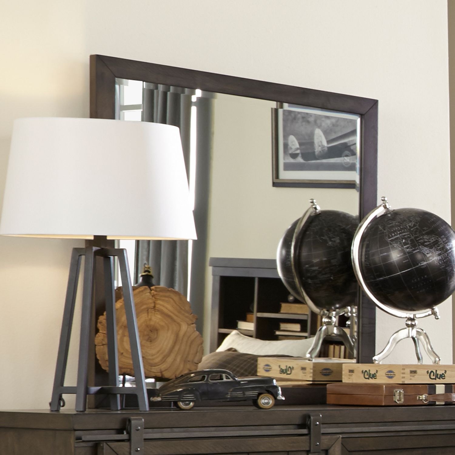 Thornwood Hills Mirror image