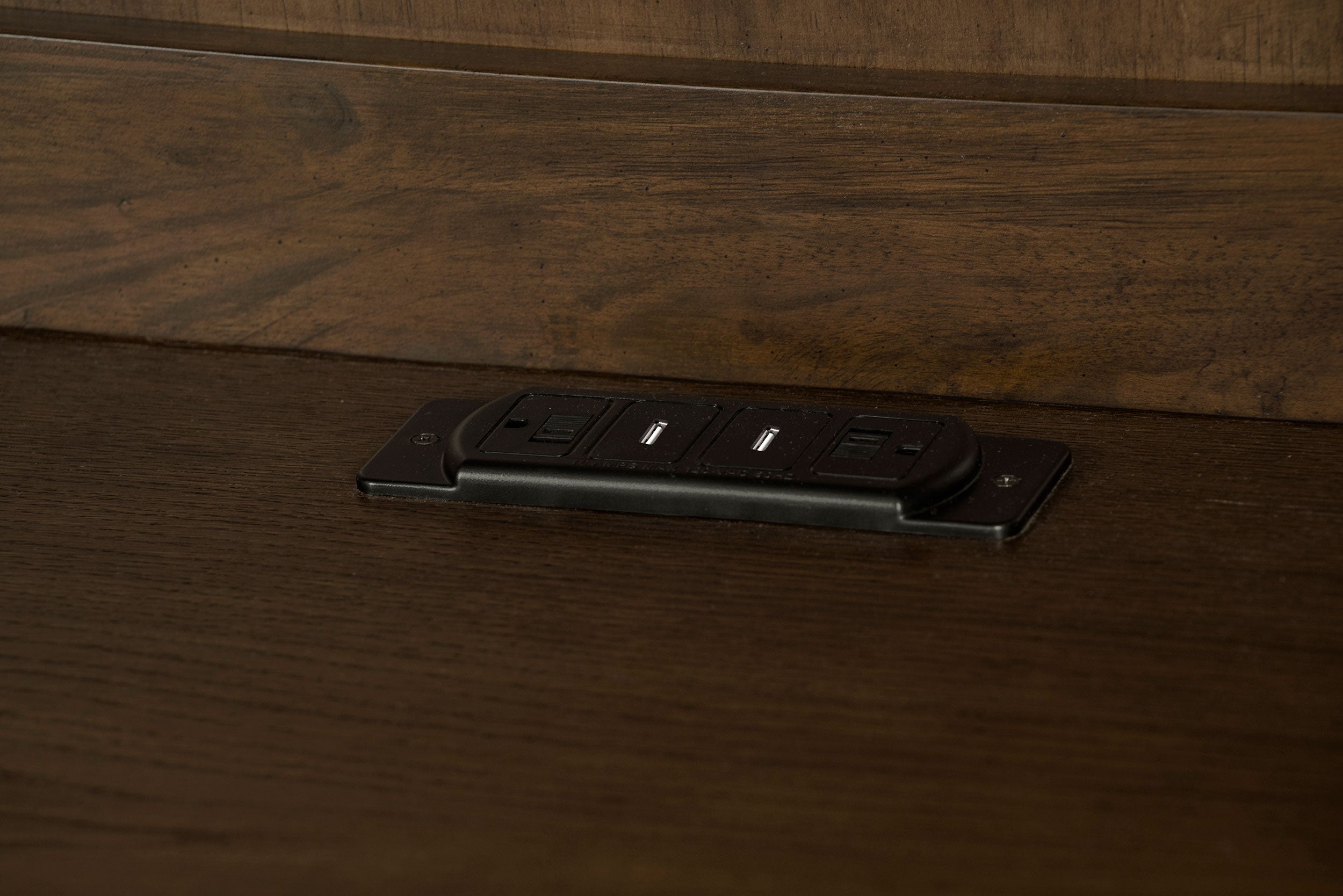 Hartshill Credenza Desk with Hutch - Luxury Home Furniture (MI)