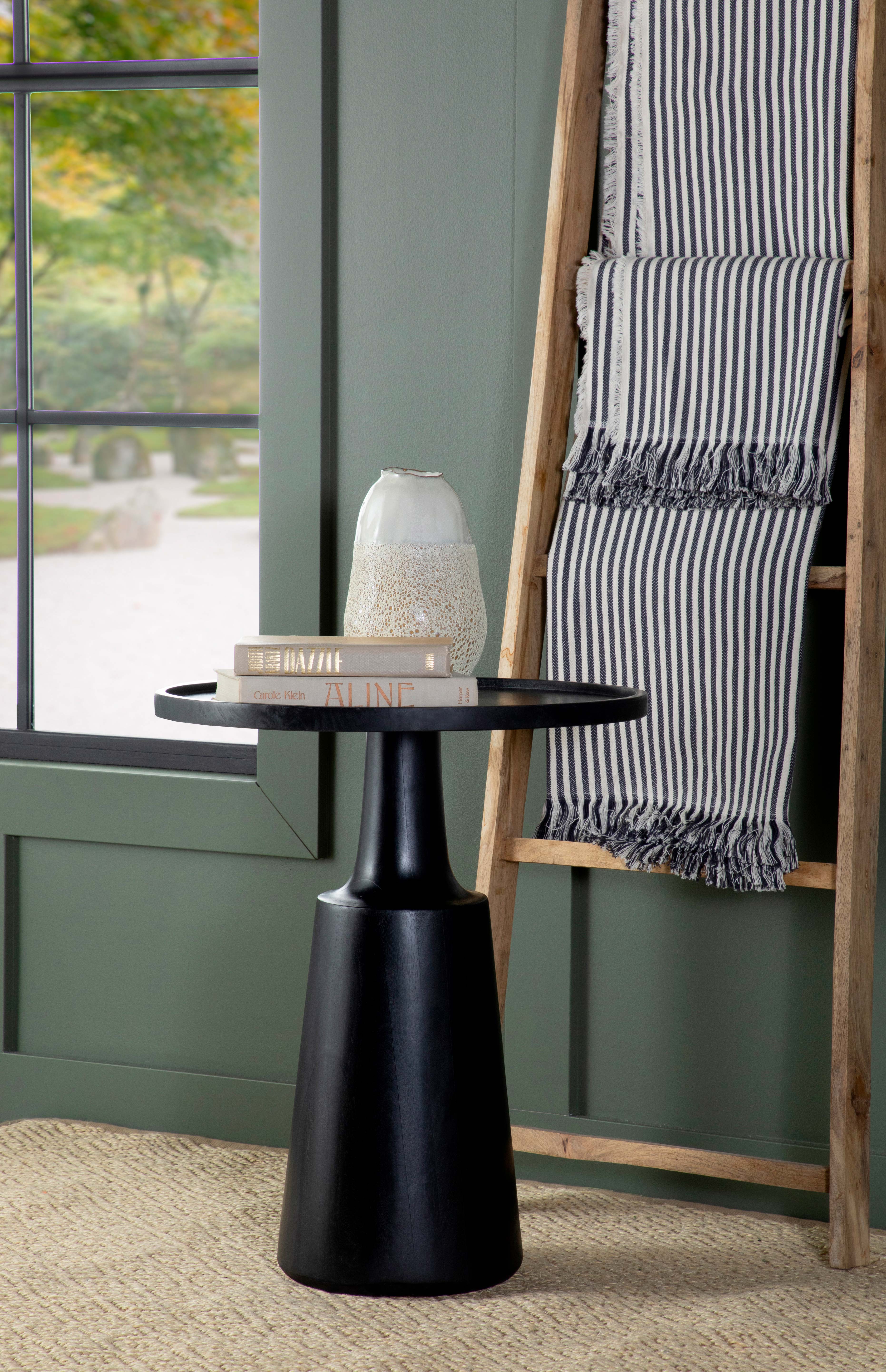 Ixia Round Accent Table - Luxury Home Furniture (MI)