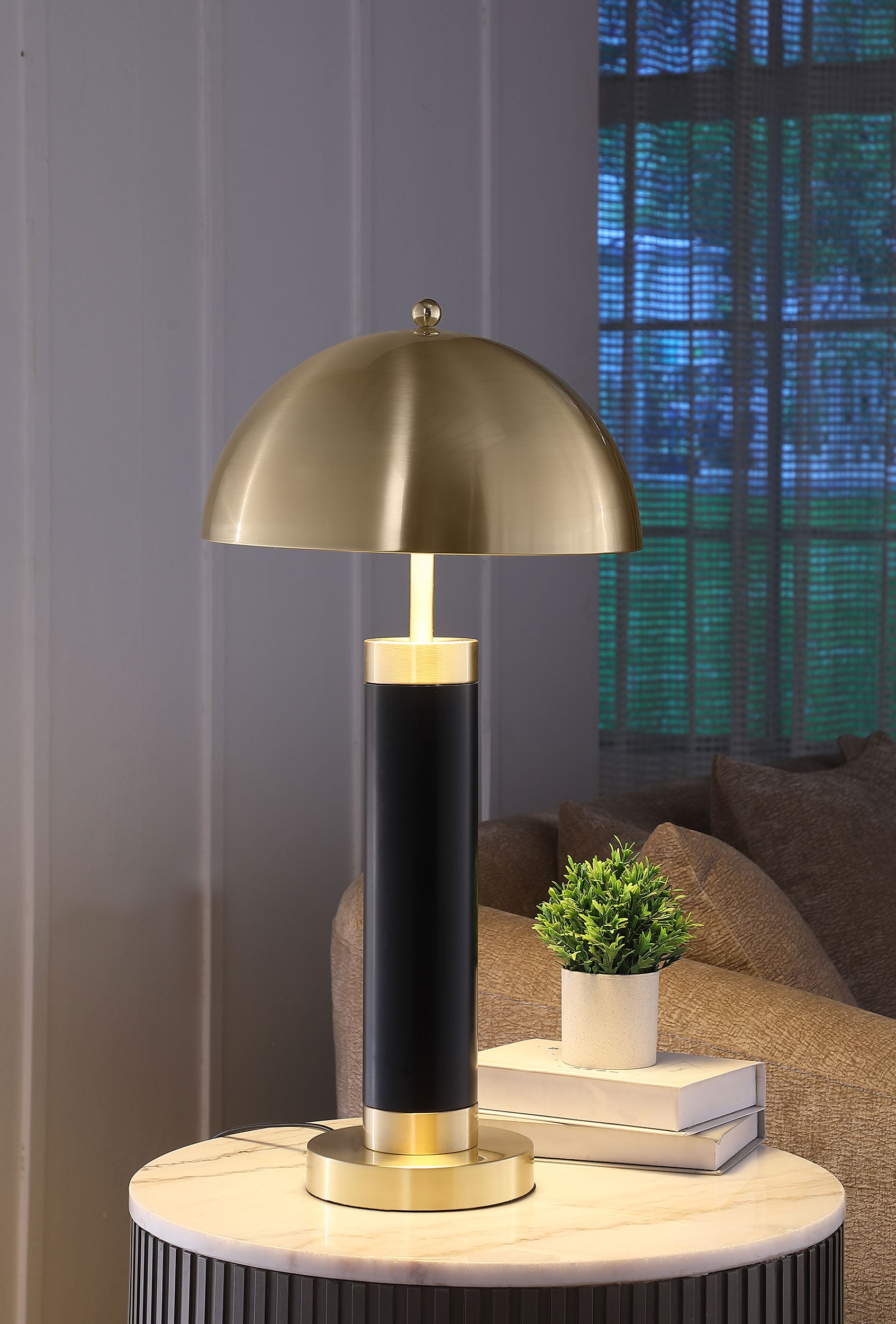 Conroe Table Lamp - Luxury Home Furniture (MI)