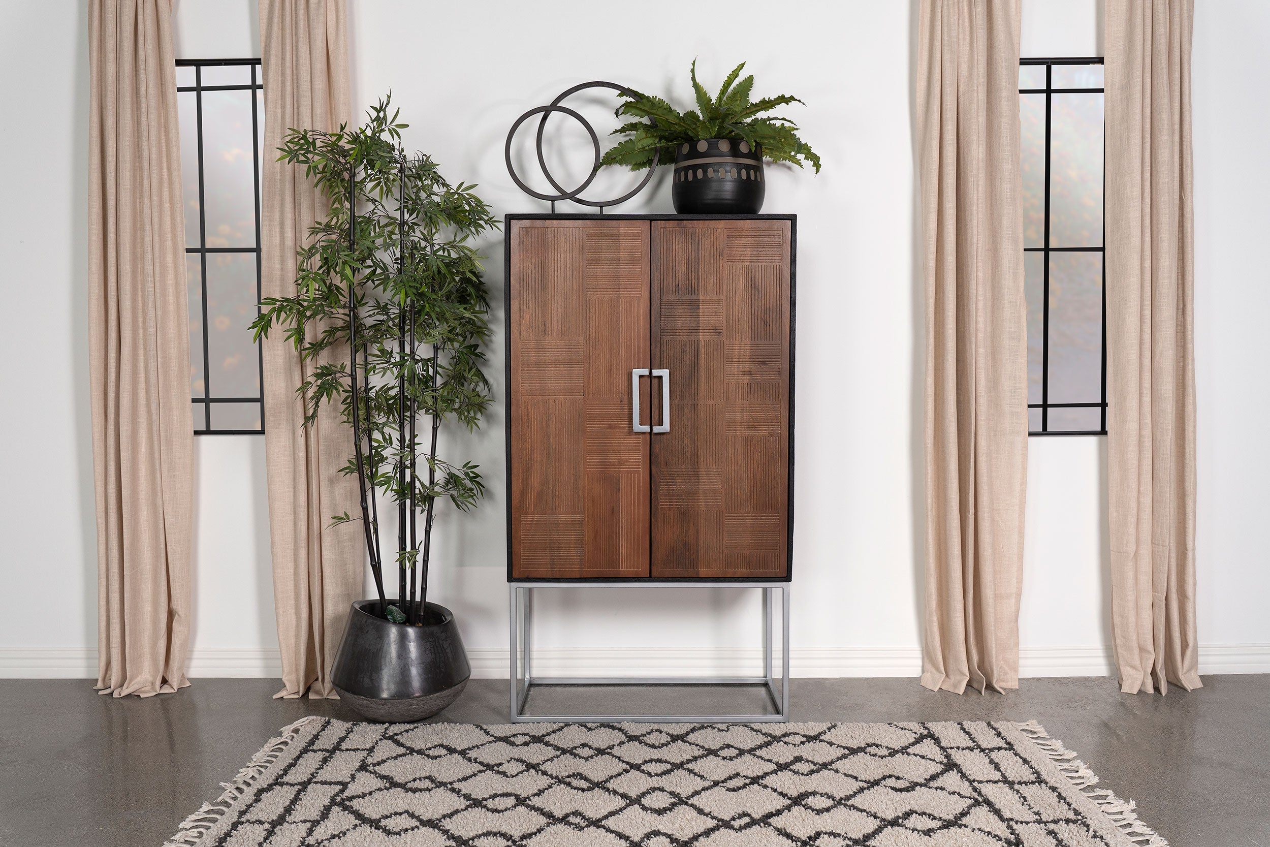 Borman Bar Cabinet - Luxury Home Furniture (MI)