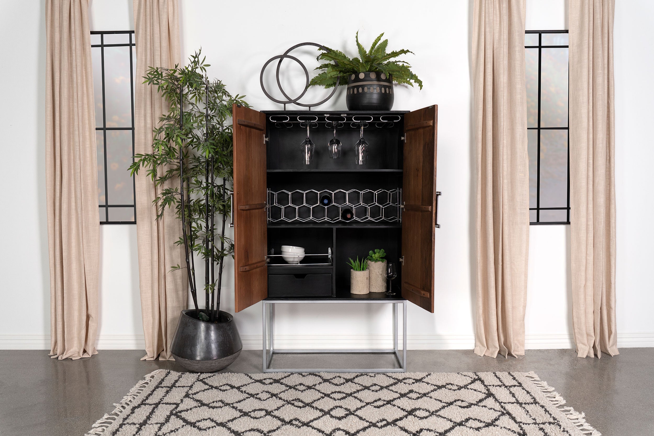 Borman Bar Cabinet - Luxury Home Furniture (MI)