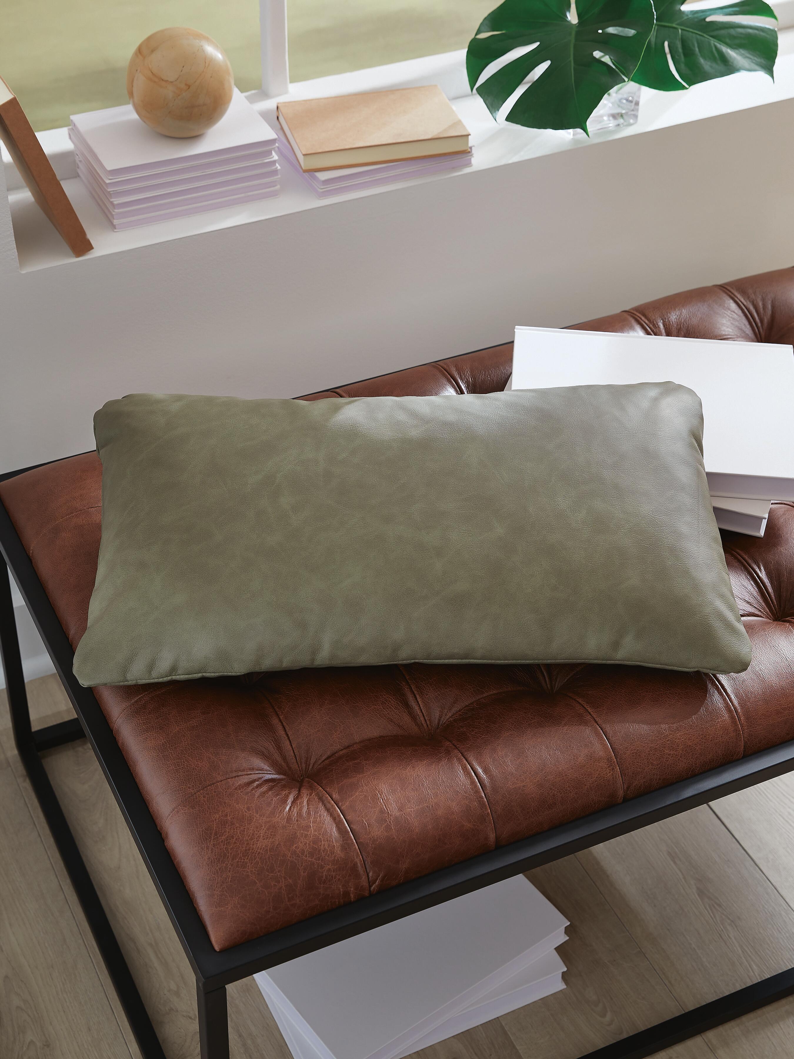 Danvale Pillow (Set of 4) - Luxury Home Furniture (MI)