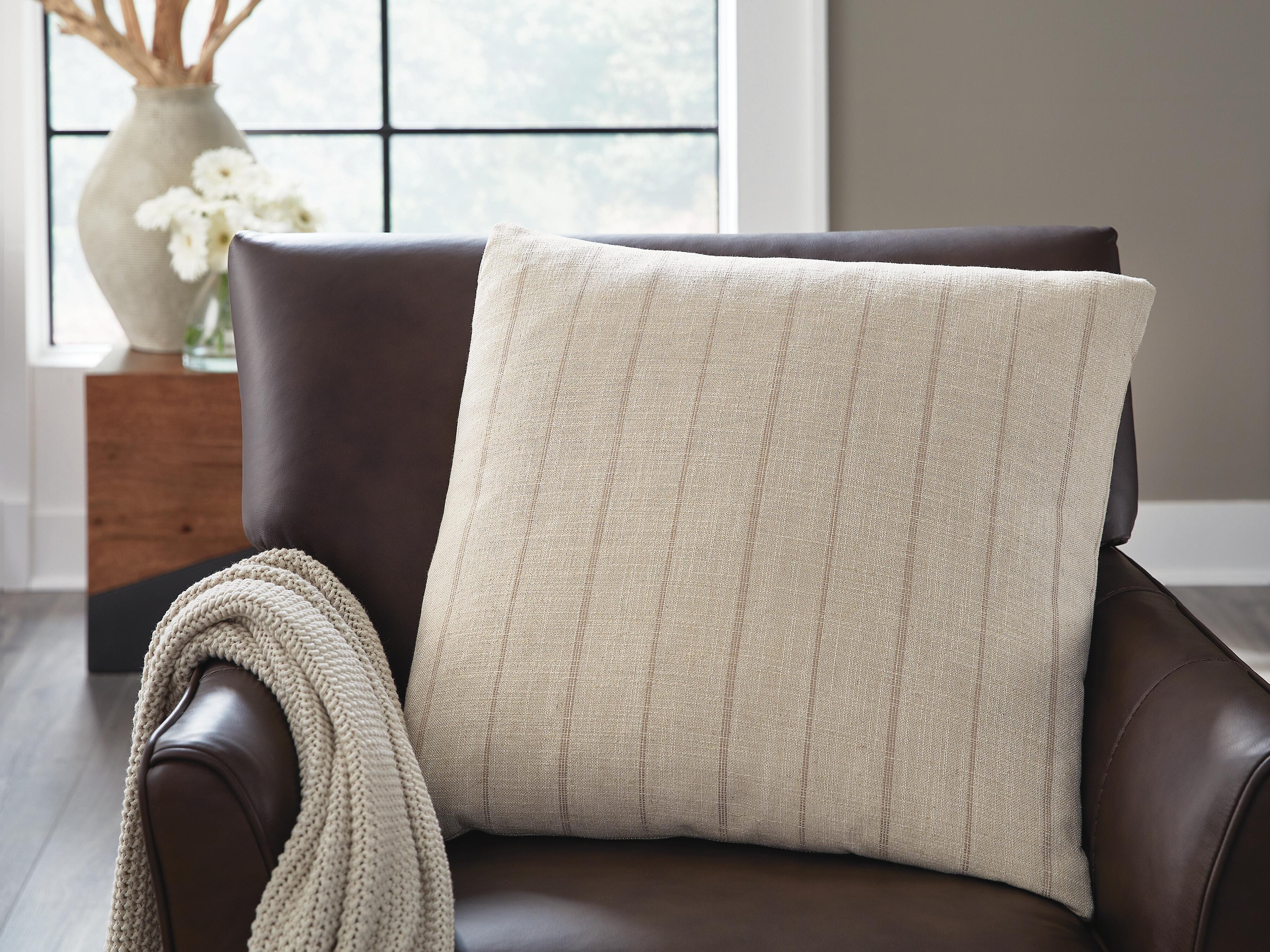 Valwick Pillow (Set of 4) - Luxury Home Furniture (MI)