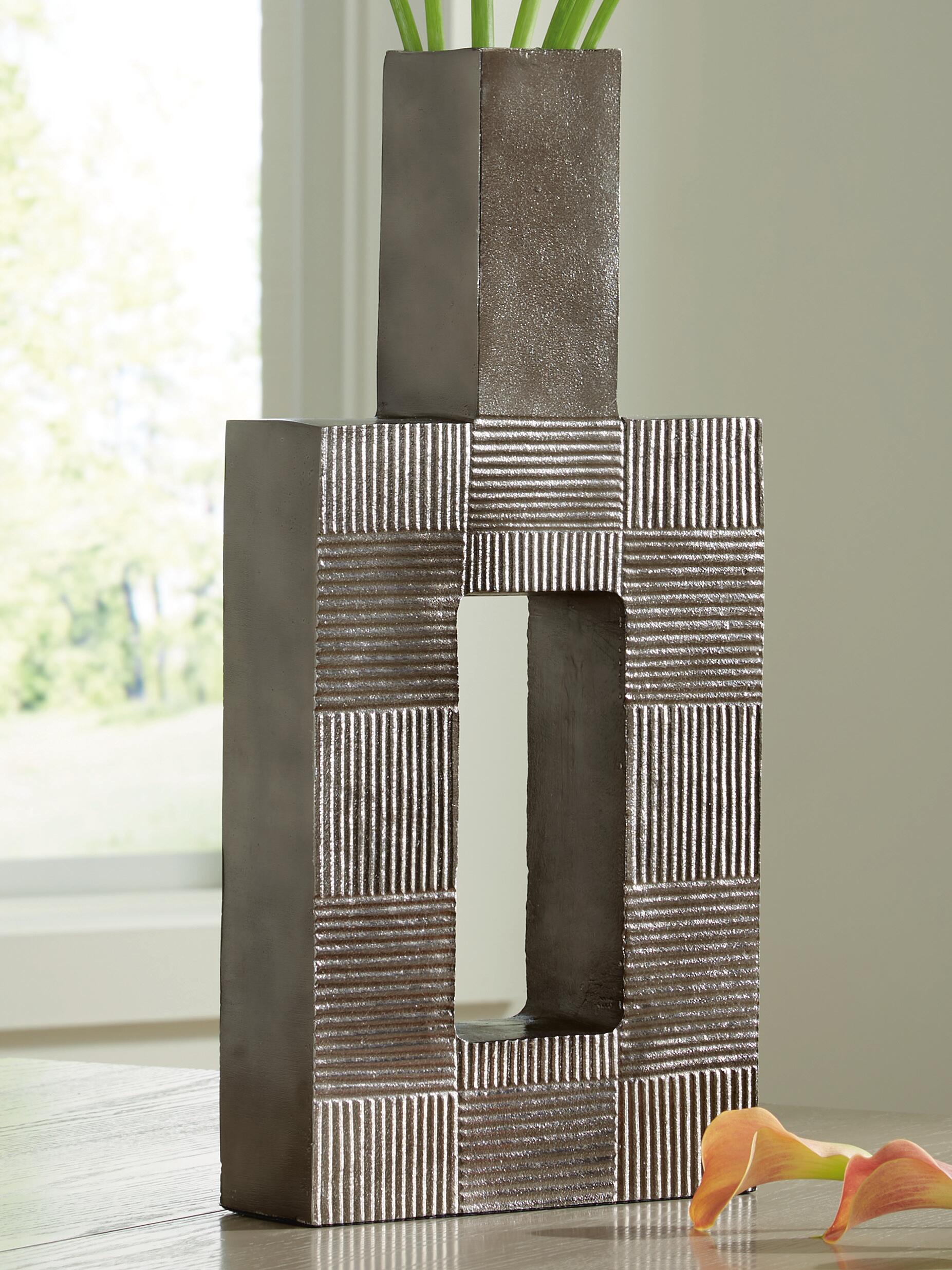 Wrengrove Vase - Luxury Home Furniture (MI)