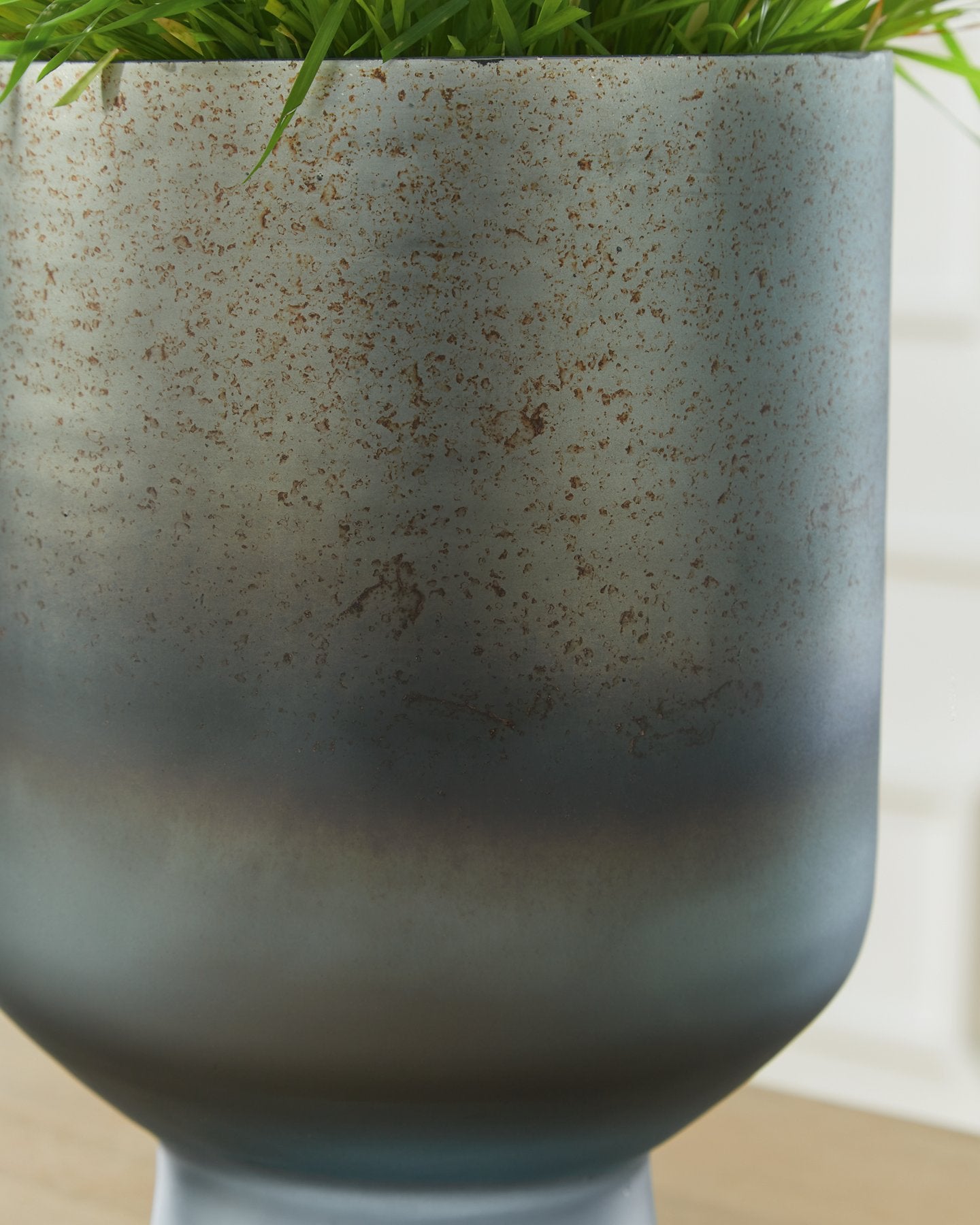 Pennmore Vase - Luxury Home Furniture (MI)