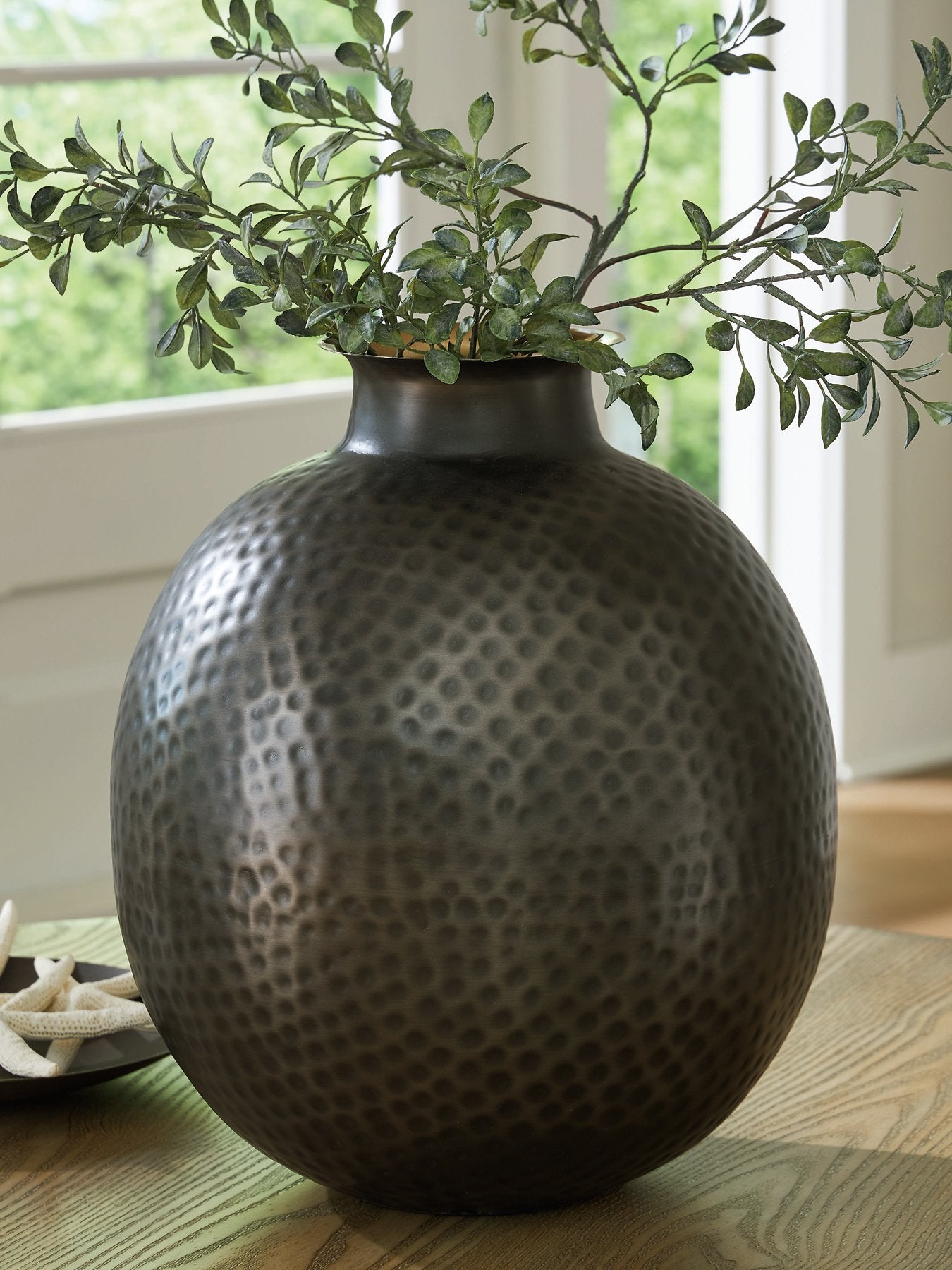 Woody Vase - Luxury Home Furniture (MI)