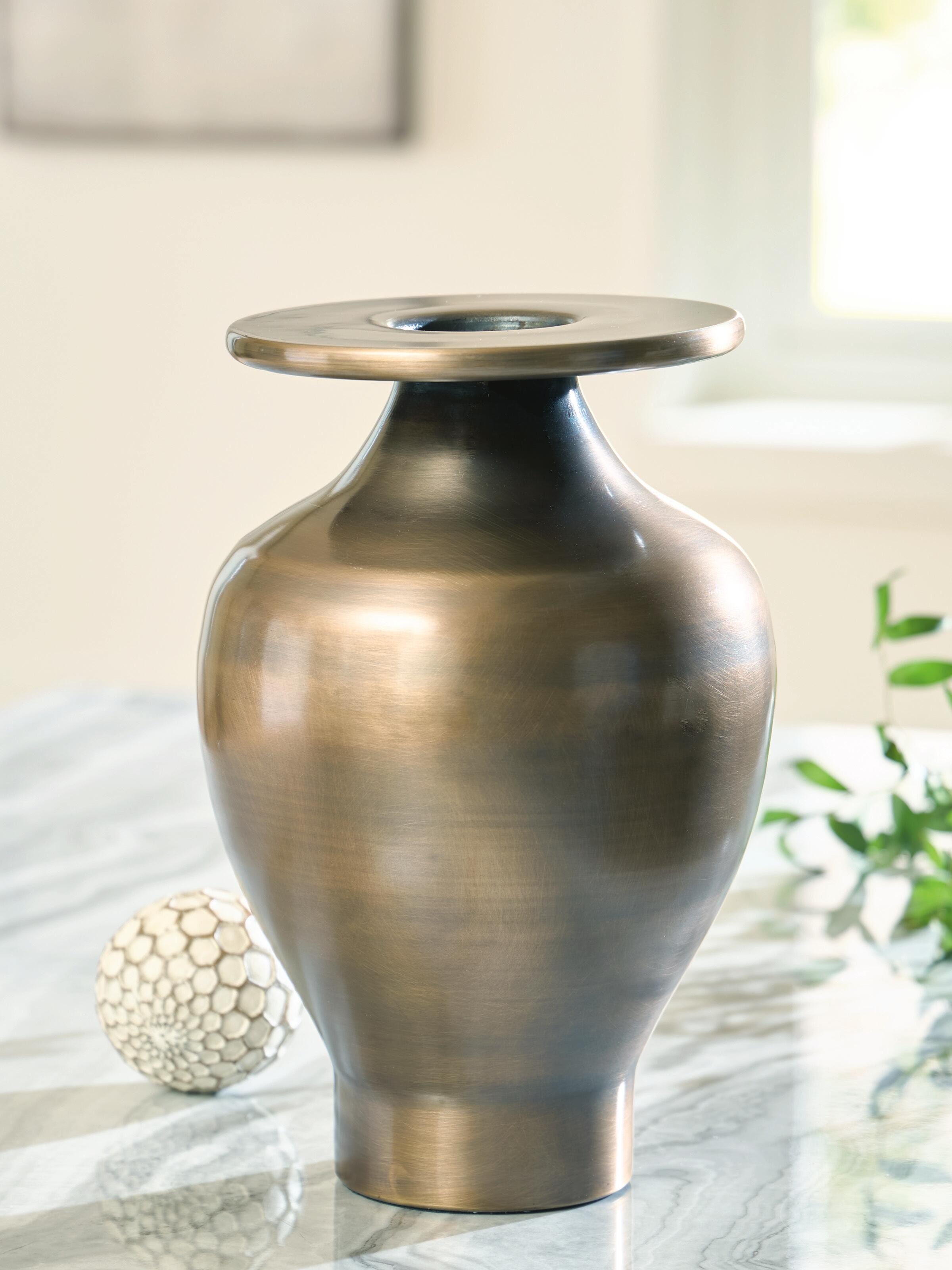 Fedorleigh Vase - Luxury Home Furniture (MI)
