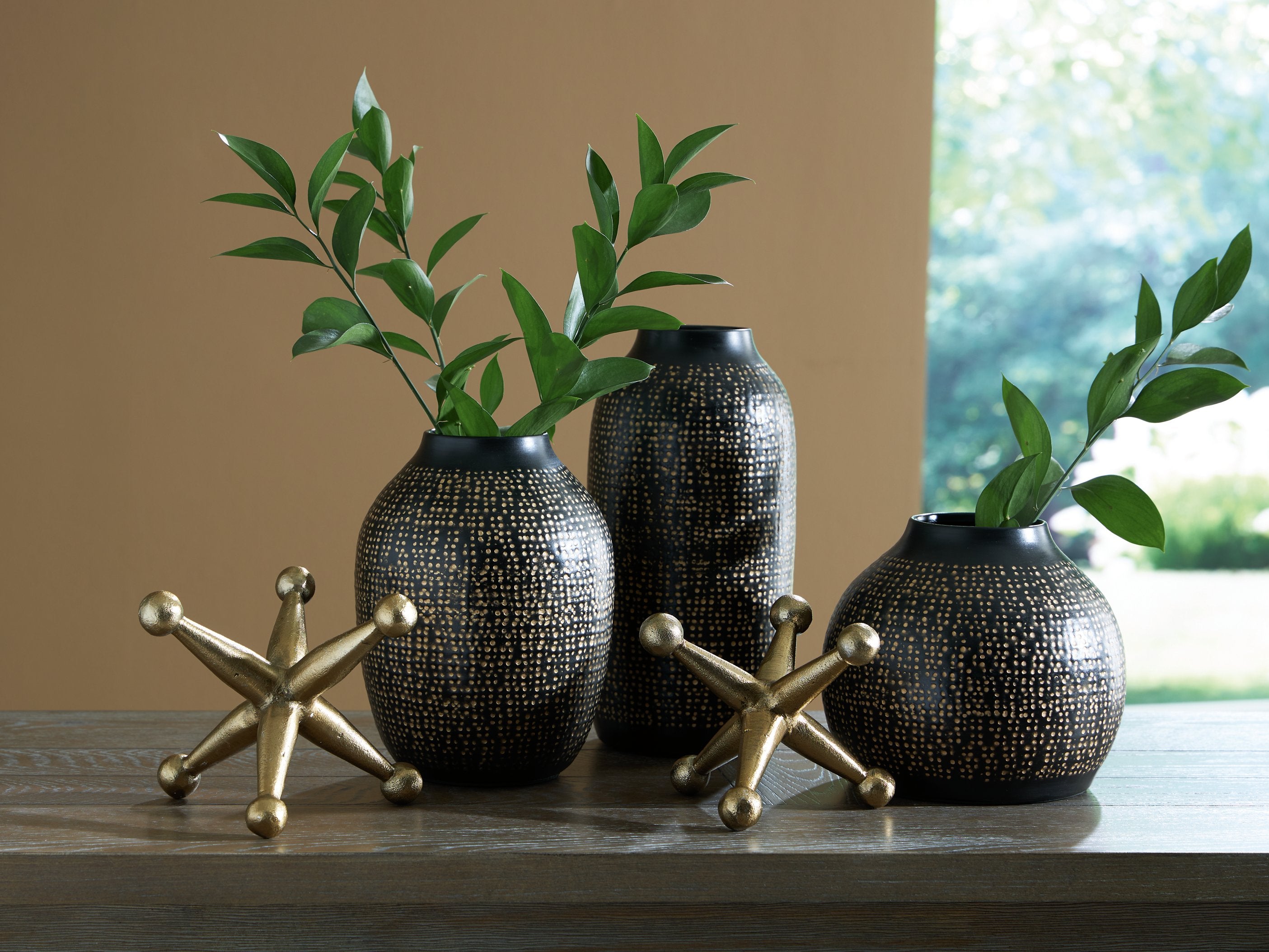 Vinburn Accessory Set (Set of 5) - Luxury Home Furniture (MI)