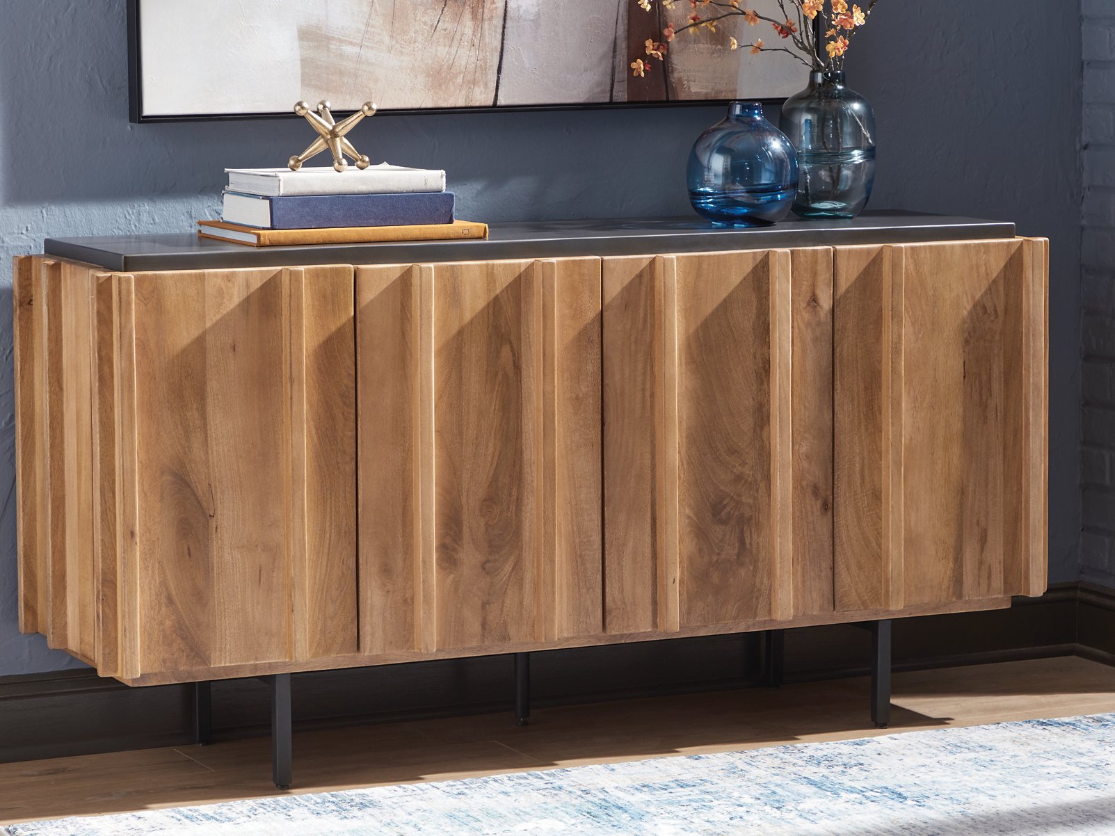 Quintavious Accent Cabinet - Luxury Home Furniture (MI)