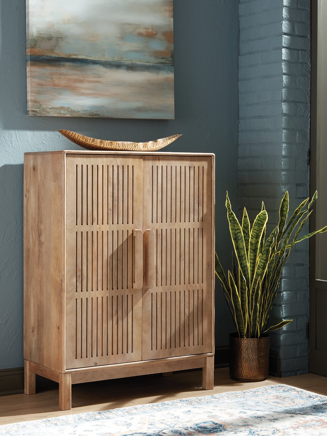 Pellamour Bar Cabinet - Luxury Home Furniture (MI)