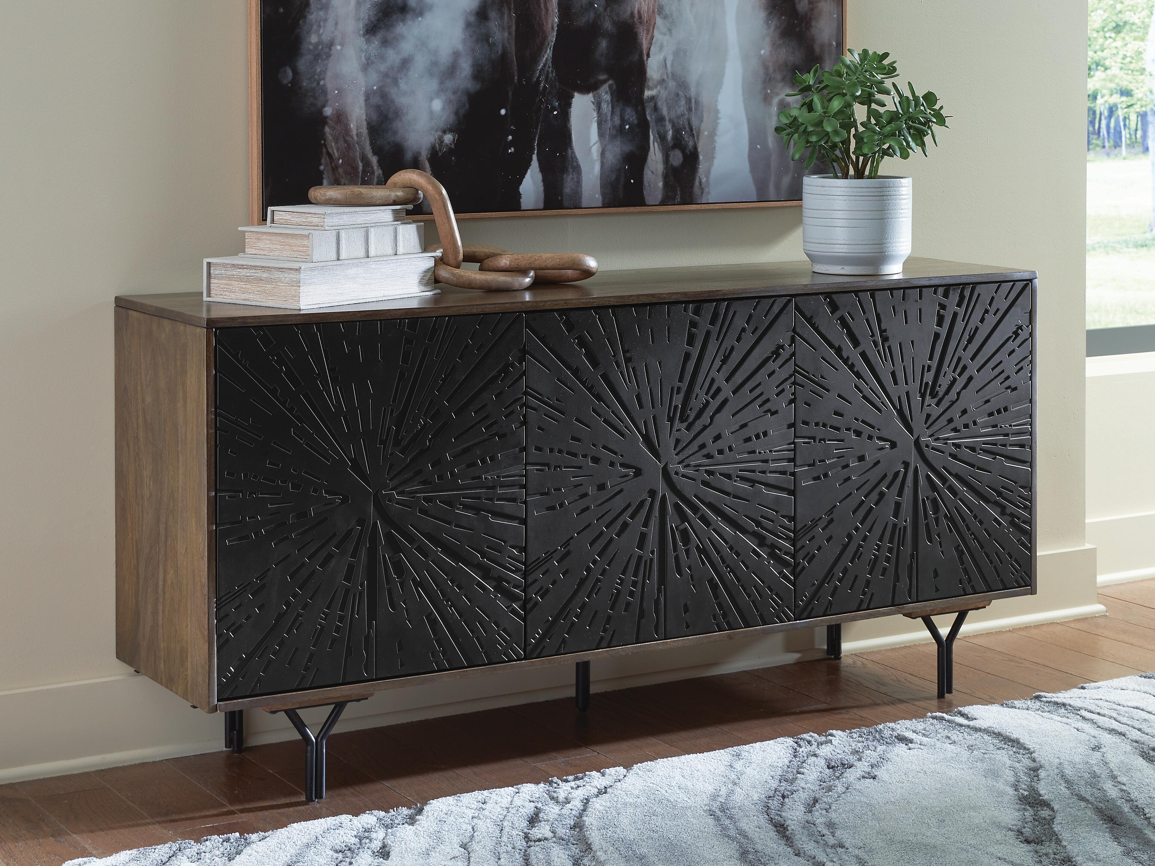 Lavinmont Accent Cabinet - Luxury Home Furniture (MI)