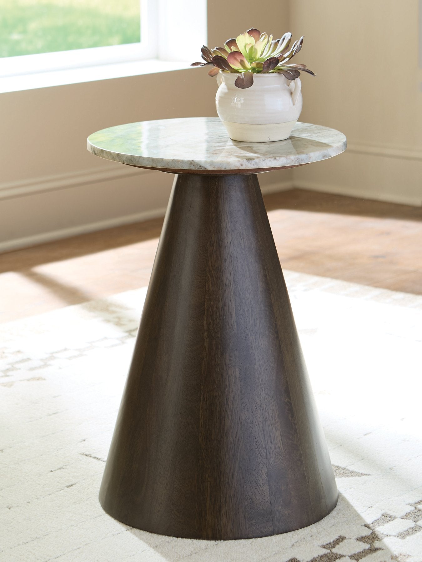 Waltnor Accent Table - Luxury Home Furniture (MI)