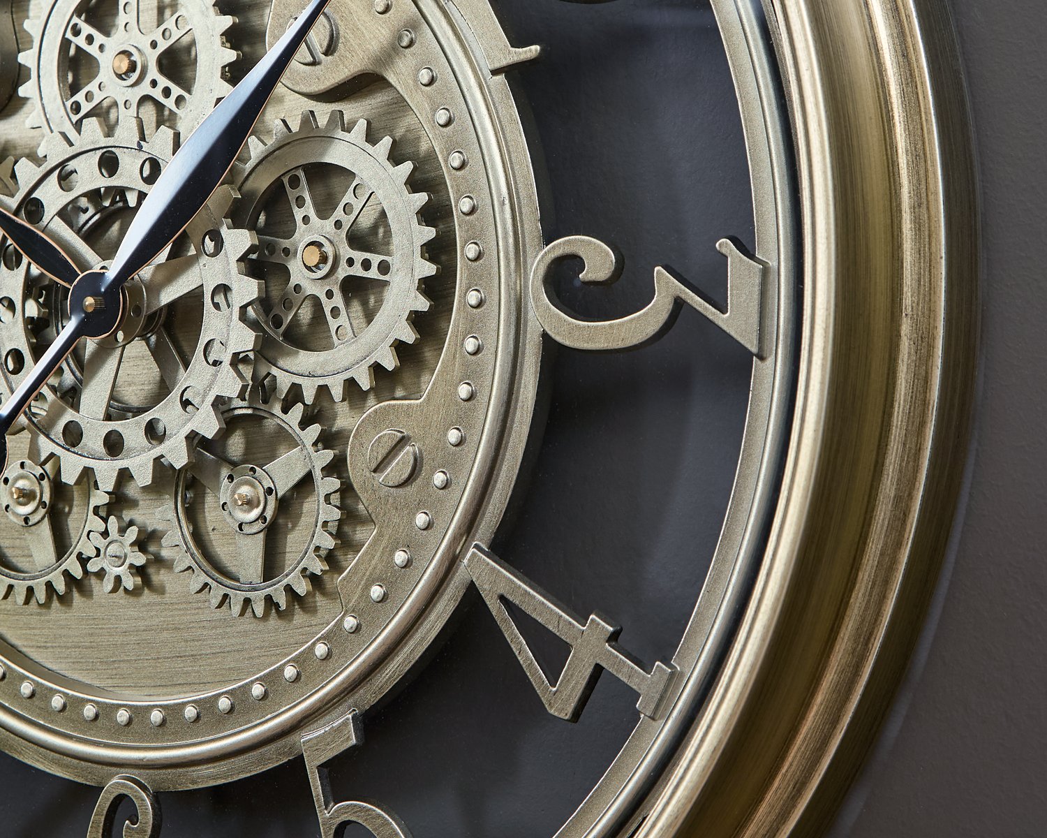 Gilover Wall Clock - Luxury Home Furniture (MI)
