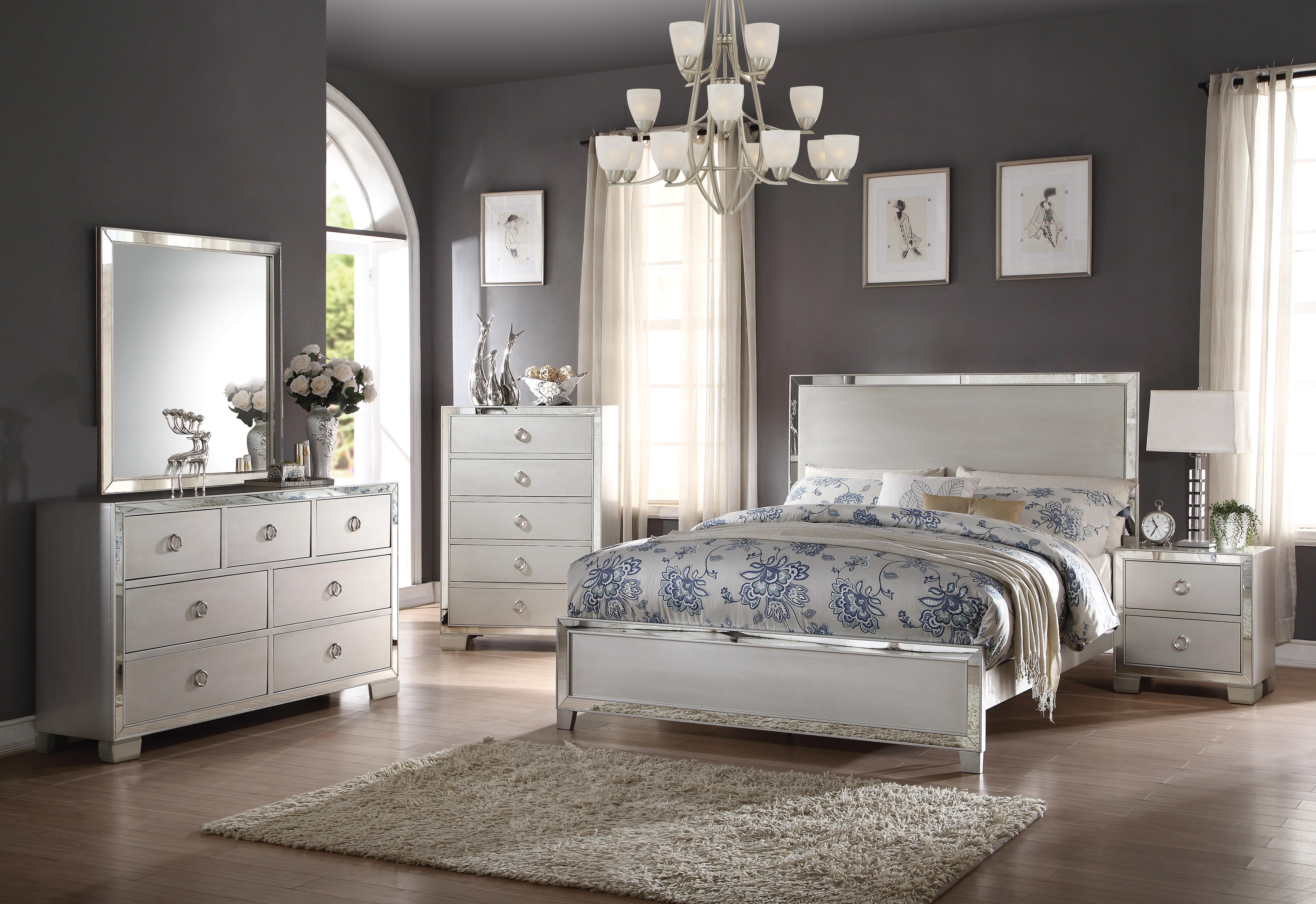 Voeville II Platinum Queen Bed - Luxury Home Furniture (MI)