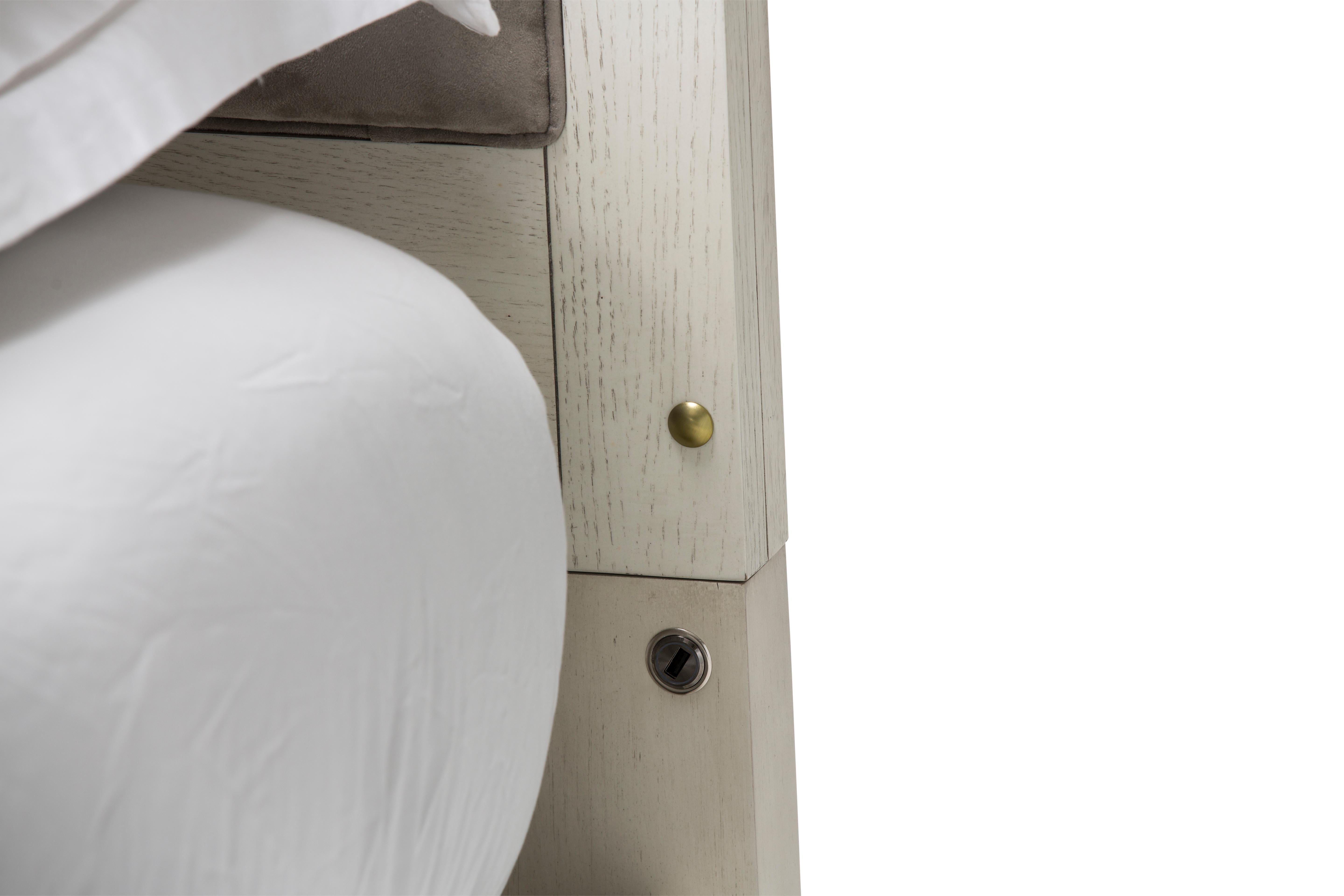 Menlo Station King Panel Bed w/ Fabric Insert in Eucalyptus - Luxury Home Furniture (MI)