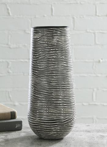 Fynn Vase - Luxury Home Furniture (MI)