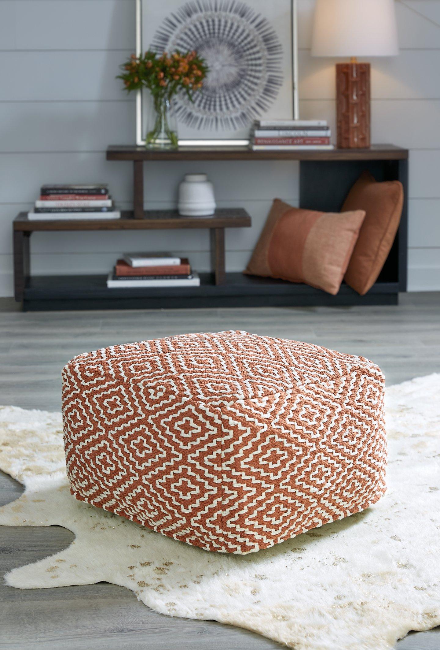 Brynnsen Pouf - Luxury Home Furniture (MI)