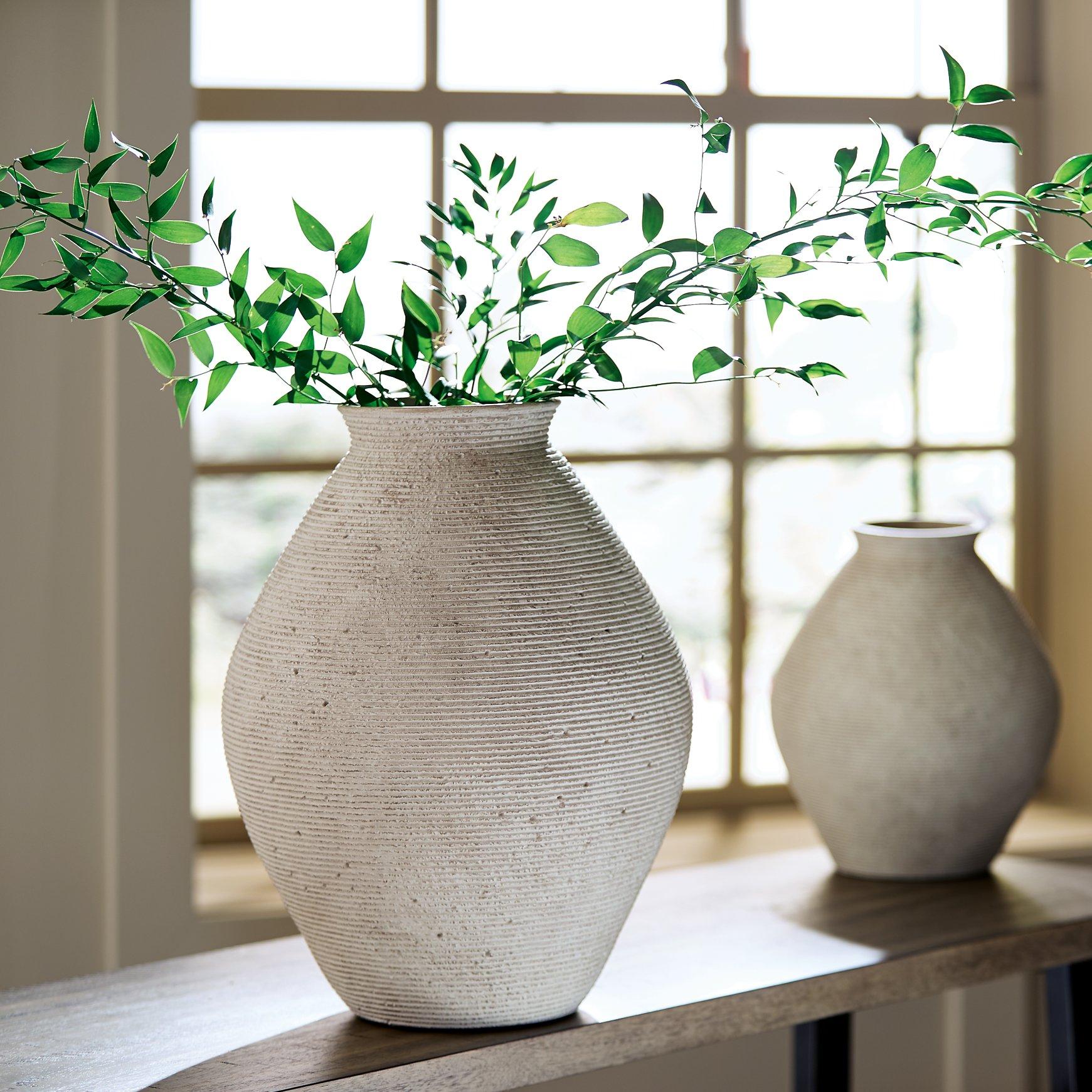 Hannela Vase - Luxury Home Furniture (MI)