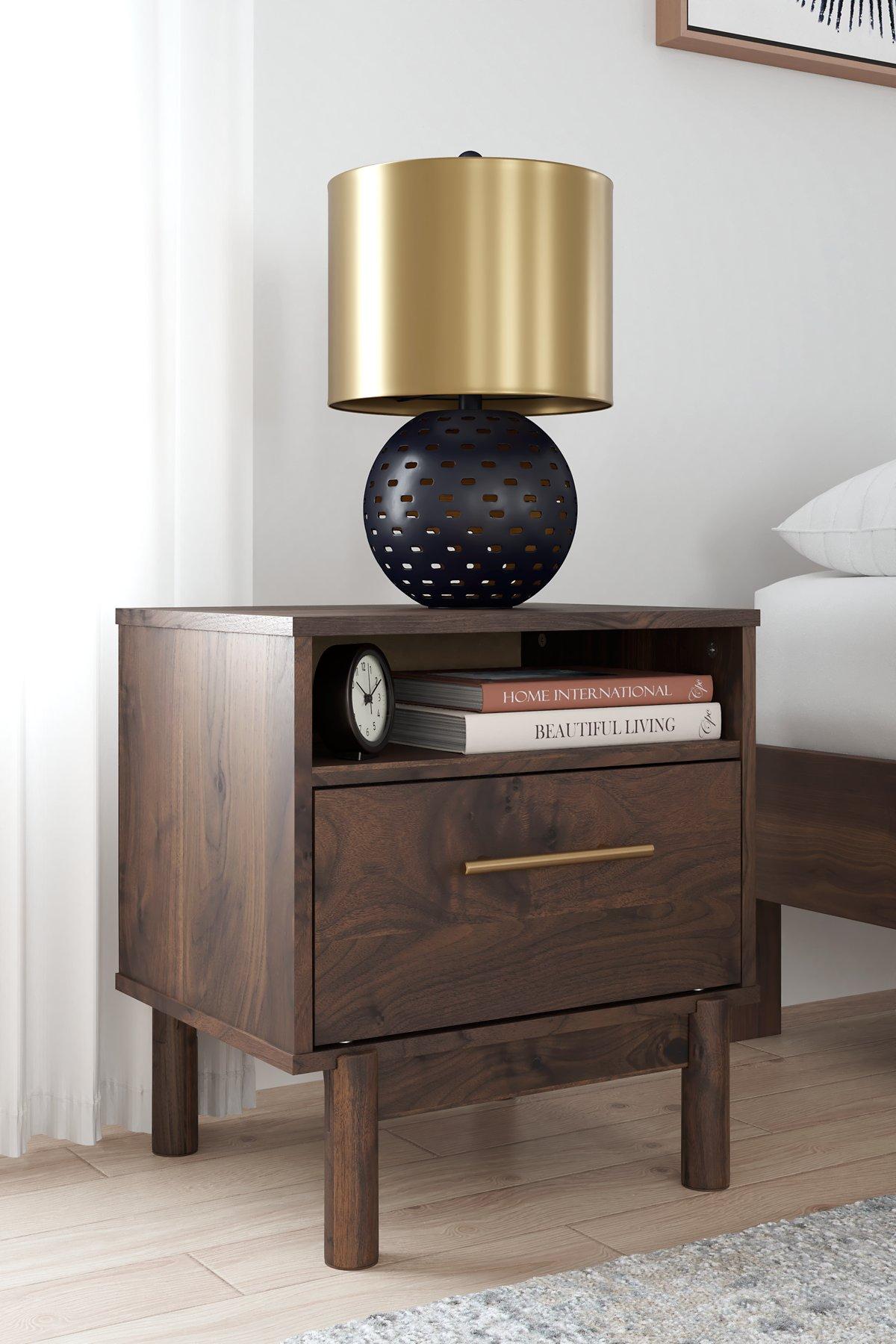 Calverson Nightstand - Luxury Home Furniture (MI)