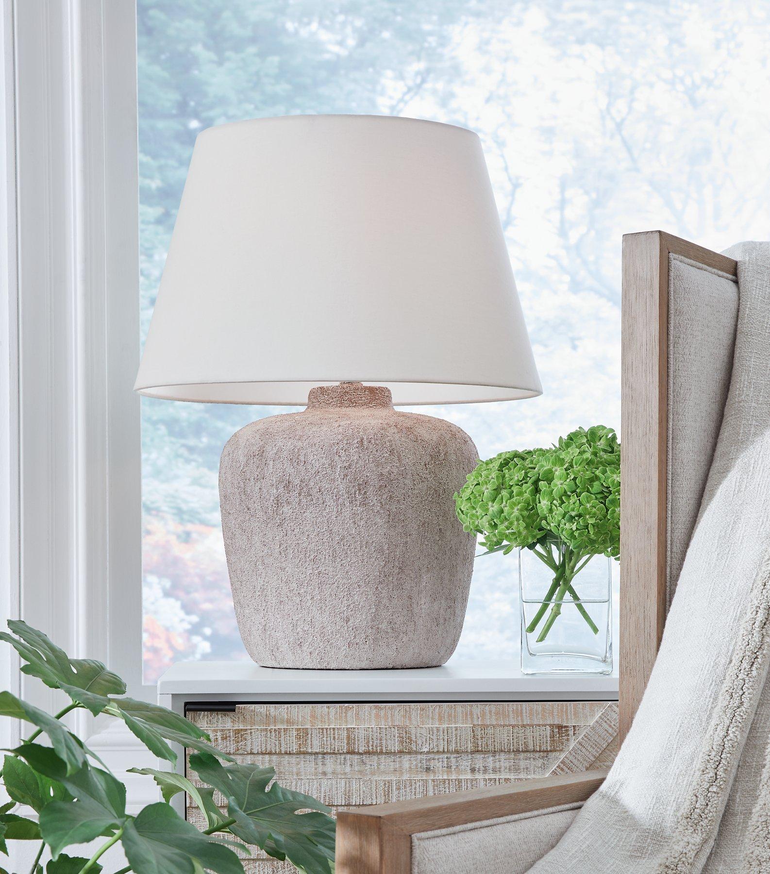 Danry Table Lamp - Luxury Home Furniture (MI)
